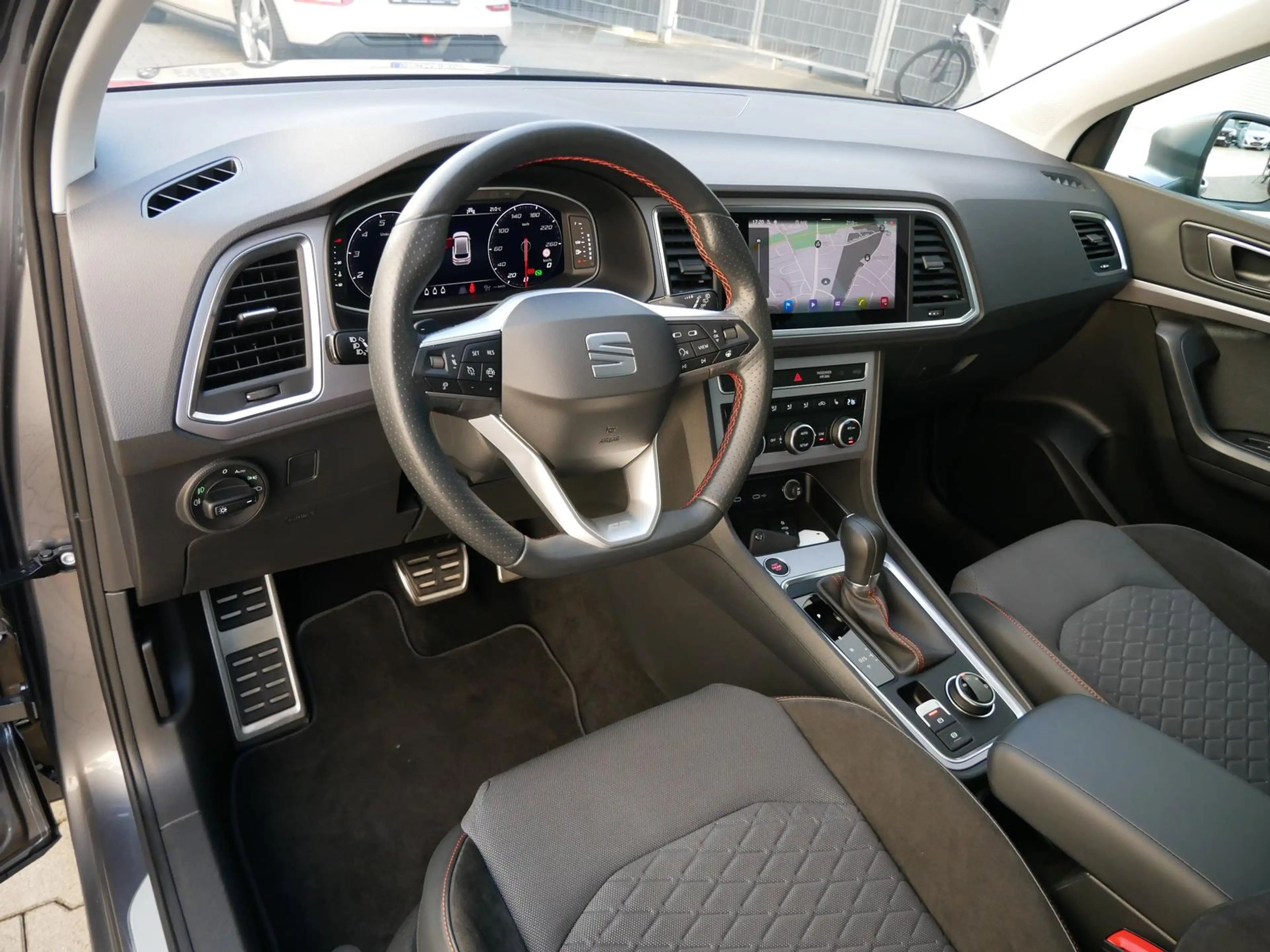 SEAT Ateca 1.5 TSI DSG FR AHK+SHZ+KAMERA+NAVI — photo 10