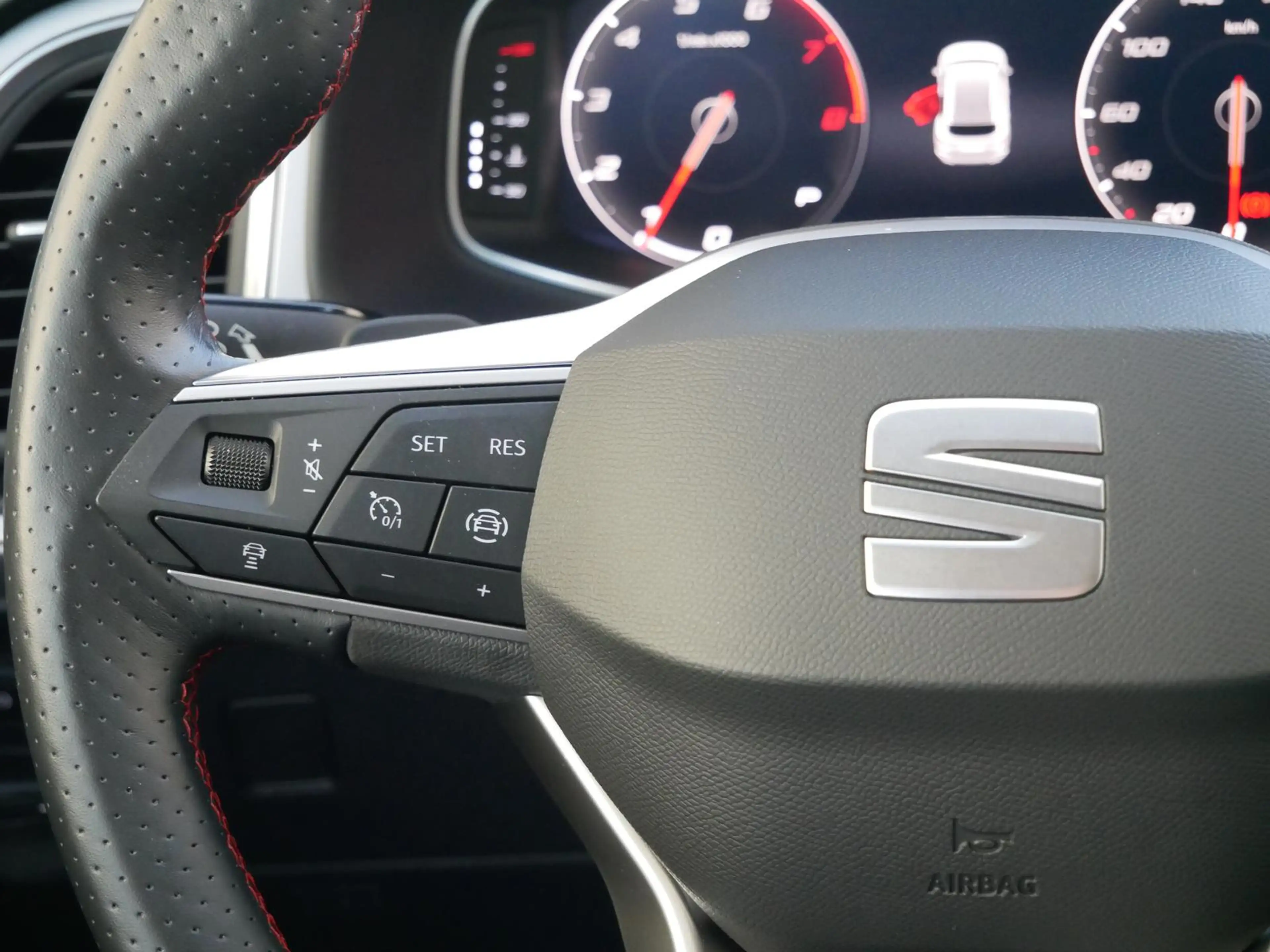 SEAT Ateca 1.5 TSI DSG FR AHK+SHZ+KAMERA+NAVI — photo 14