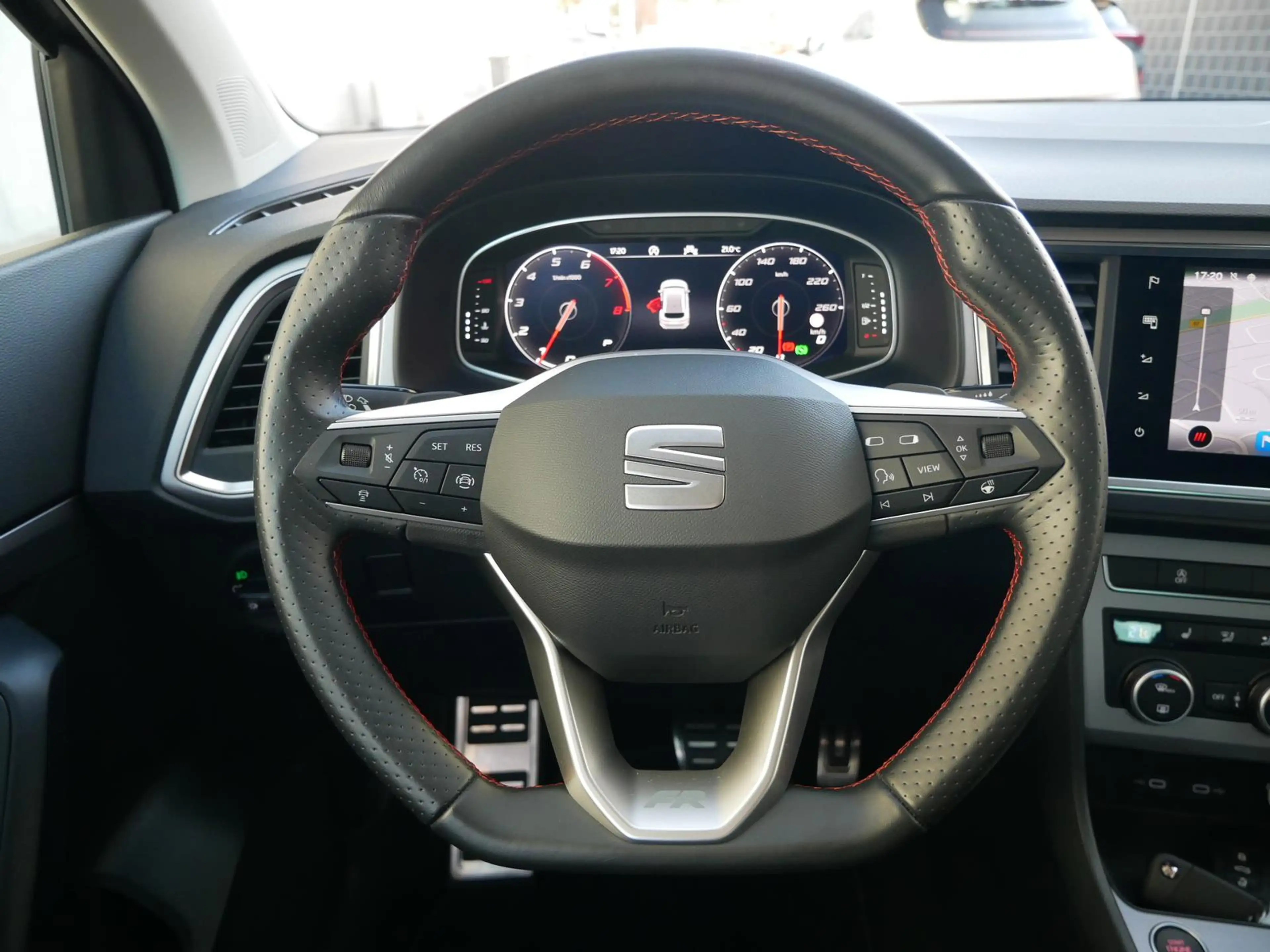 SEAT Ateca 1.5 TSI DSG FR AHK+SHZ+KAMERA+NAVI — photo 13
