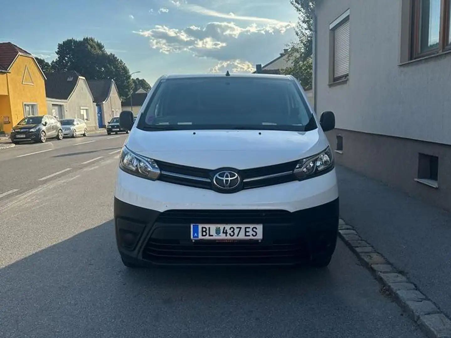 Toyota Proace Pro Ace 1,5 D-4D 100 L1 Basis Basis Weiß - 2