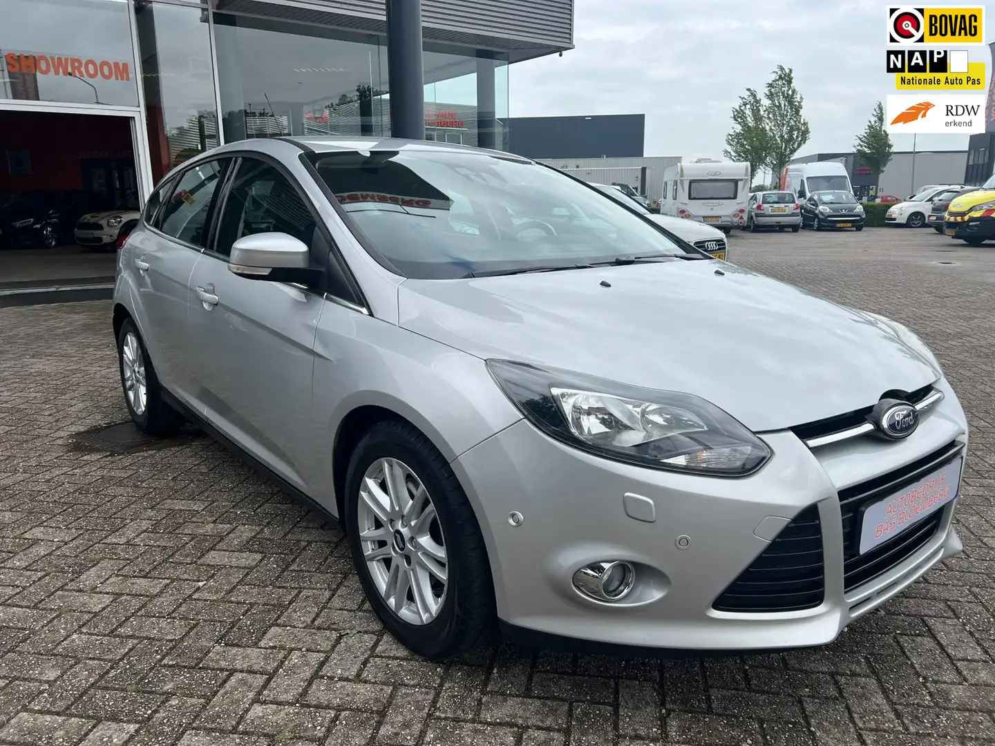 Ford Focus 1.0 EcoBoost Titanium Grijs - 1