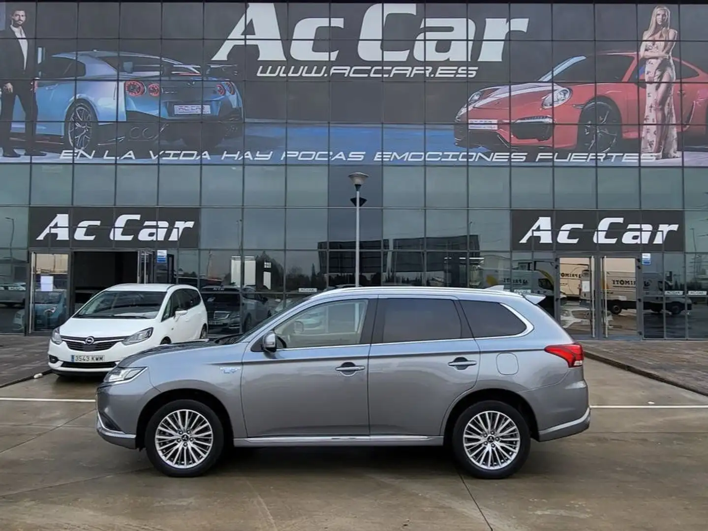 Mitsubishi Outlander PHEV Motion 4WD Gris - 1