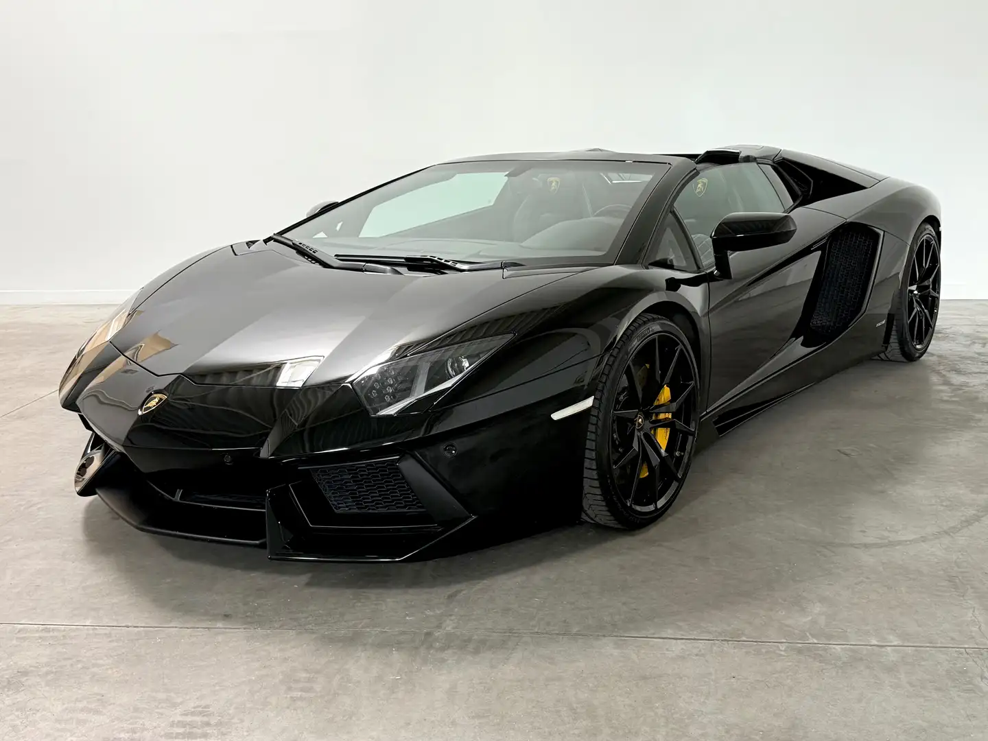 Lamborghini Aventador Roadster 6.5i V12 LP700-4 Fekete - 2