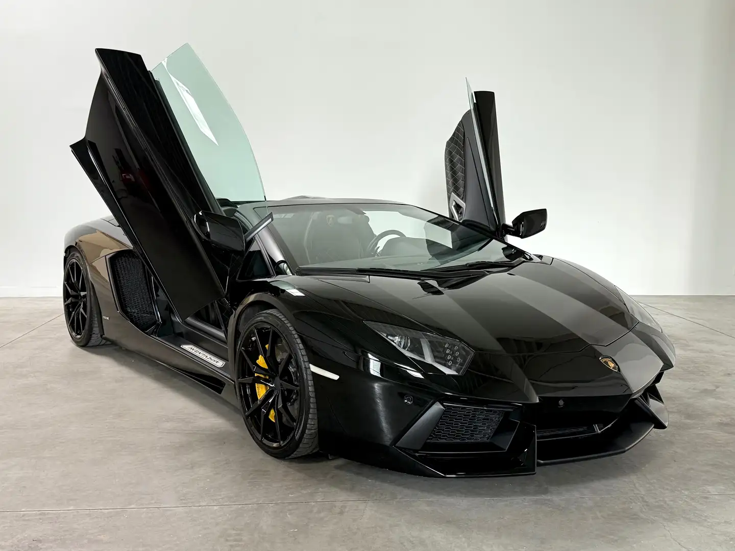 Lamborghini Aventador Roadster 6.5i V12 LP700-4 Fekete - 1