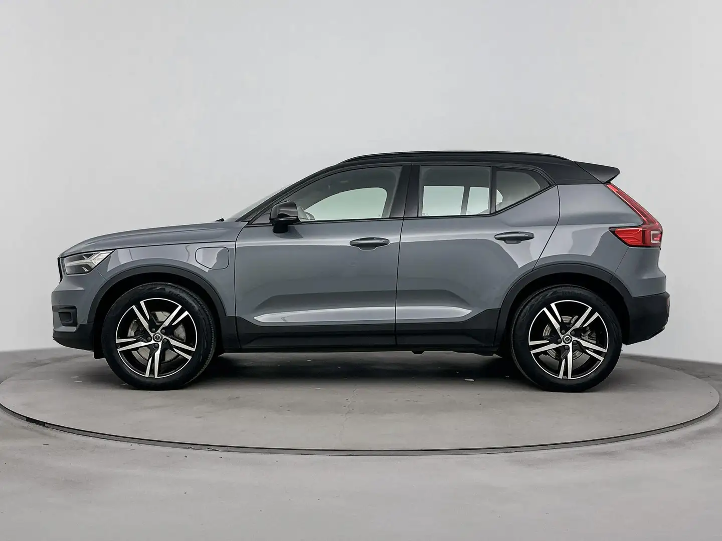 Volvo XC40 1.5 T5 Recharge R-Design Expression | Climate Pack Gris - 2