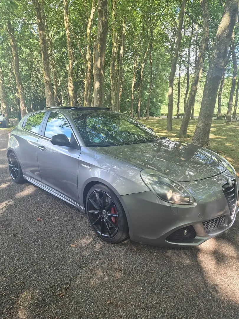 Alfa Romeo Giulietta 1.4 T Distinctive Gris - 1