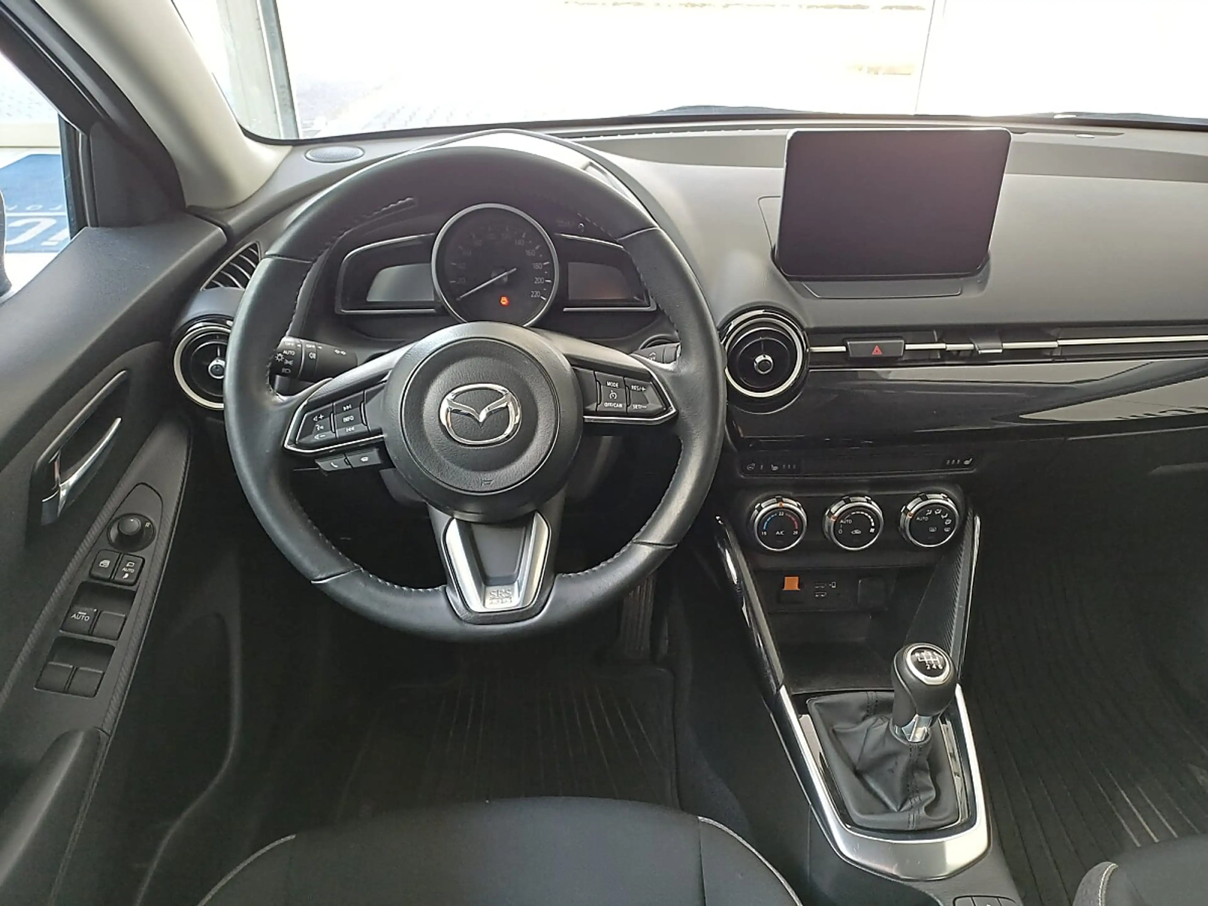 Mazda 2 Mazda2 e-Skyactiv G90 Exclusive Line — photo 15