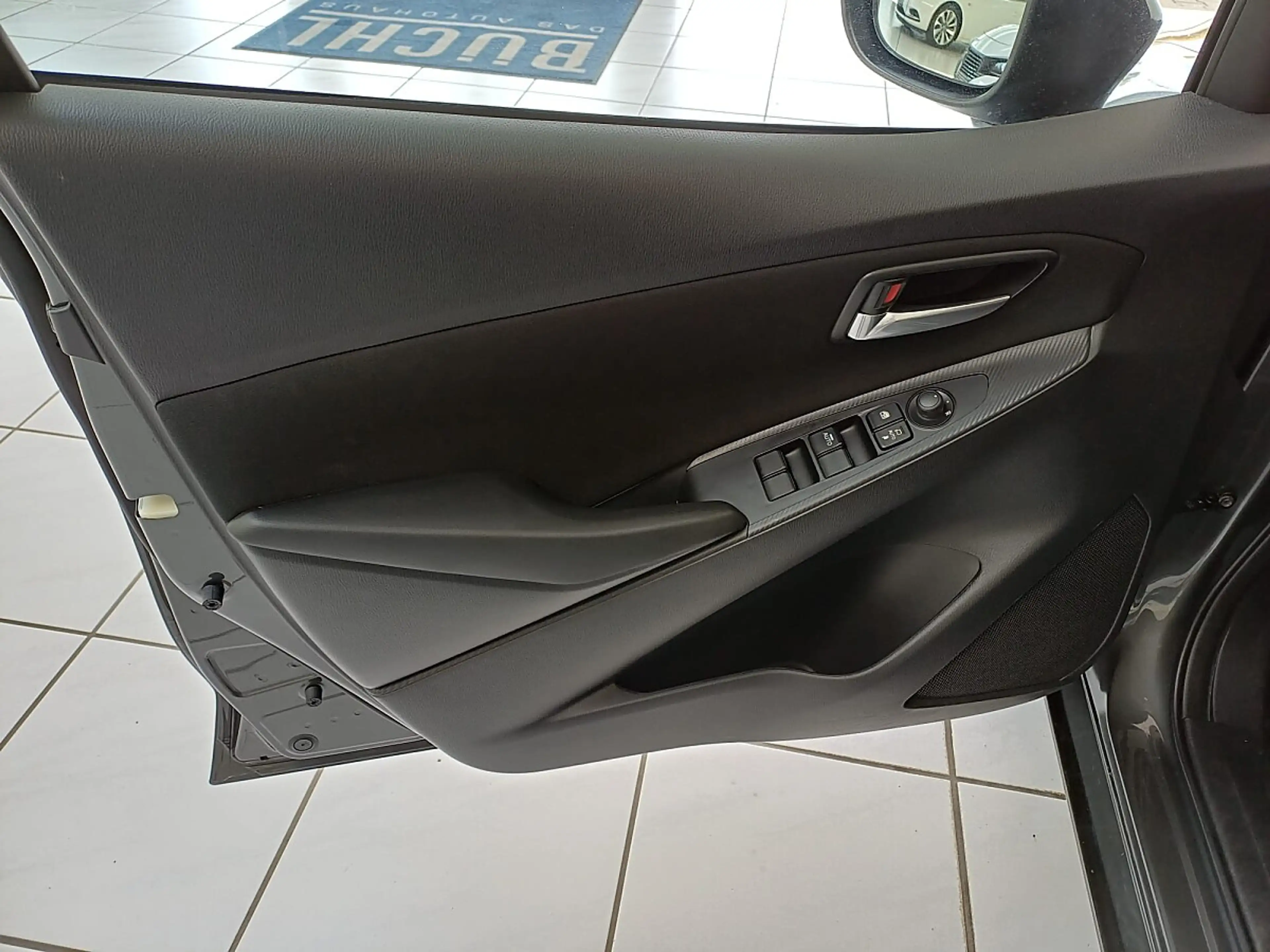 Mazda 2 Mazda2 e-Skyactiv G90 Exclusive Line — photo 11