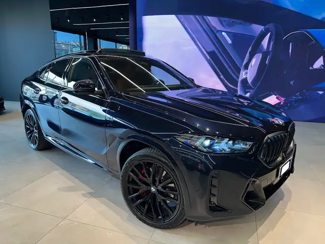 BMW X6 view 2