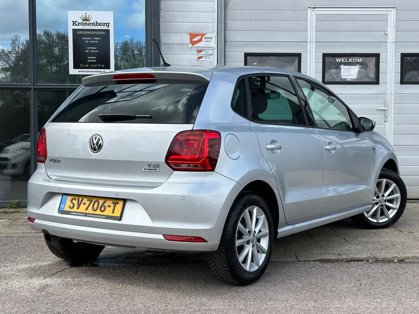 Volkswagen Polo 1.2 TSI First Edition, LED, VOL OPTIES Grijs - 2
