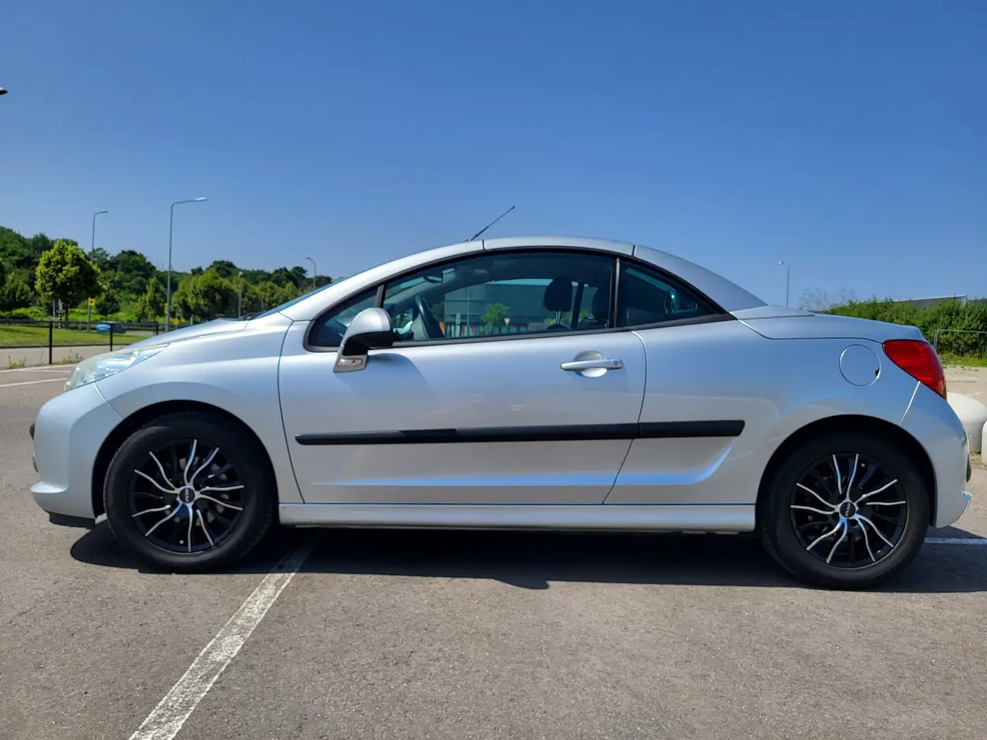 Peugeot 207 1.6 VTi Féline Grijs - 2