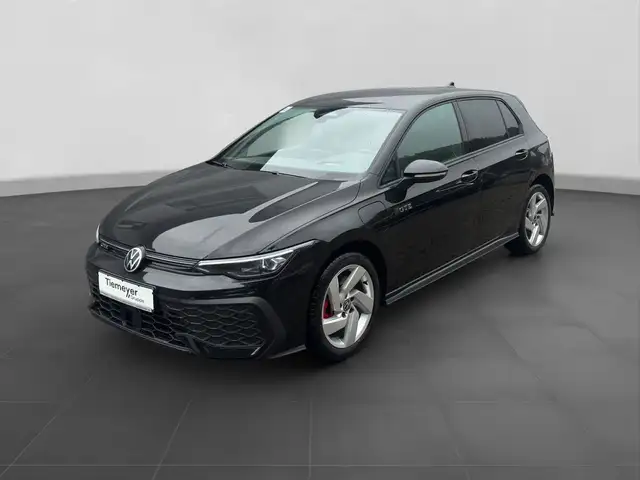 Volkswagen Golf view 2