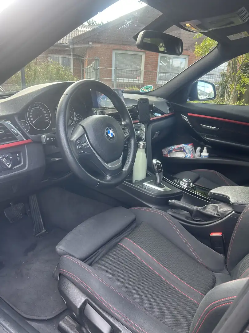 BMW 320 320d Touring Aut. Sport Line - 2