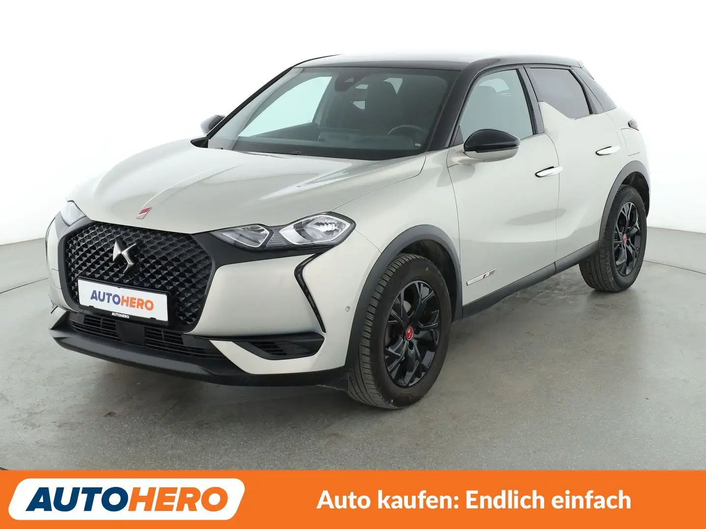 DS Automobiles DS 3 Crossback 1.2 PureTech Performance Line Aut.*NAVI*HEAD-UP* Grau - 1