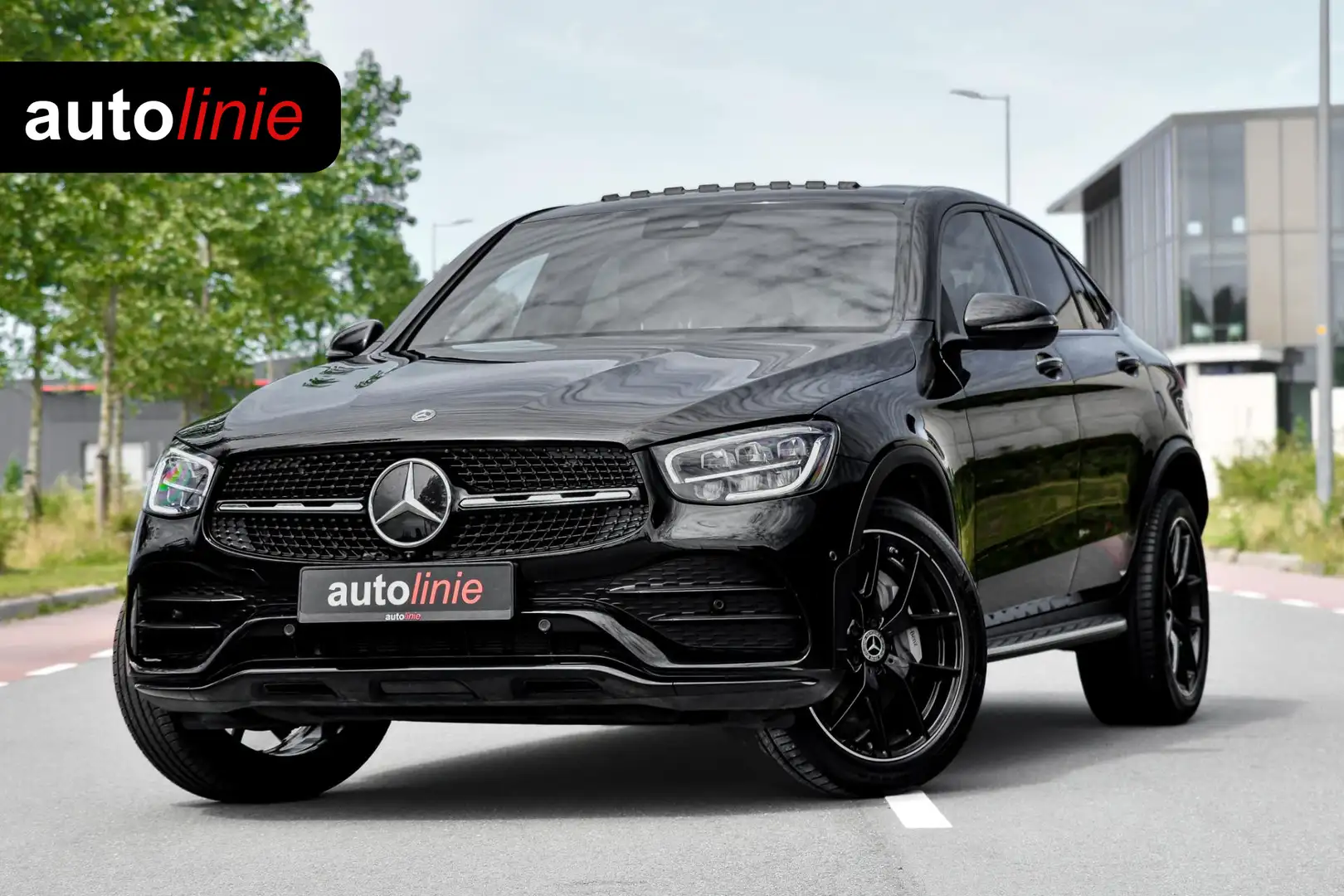 Mercedes-Benz GLC 300 Coupé 300e 4MATIC AMG, BTW, Night ed. Pano, Digita Schwarz - 1
