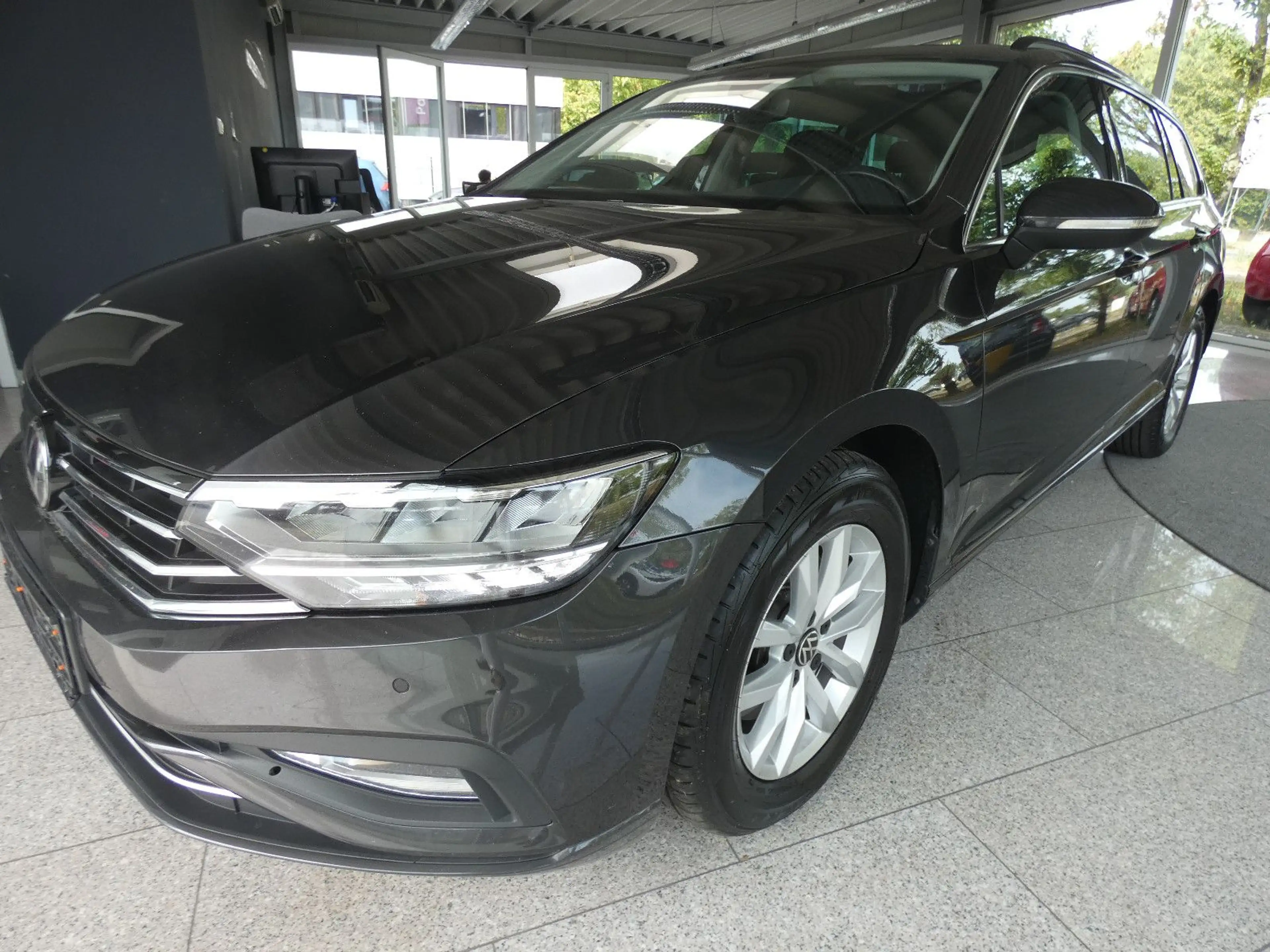 Volkswagen Passat Variant Business — photo 3