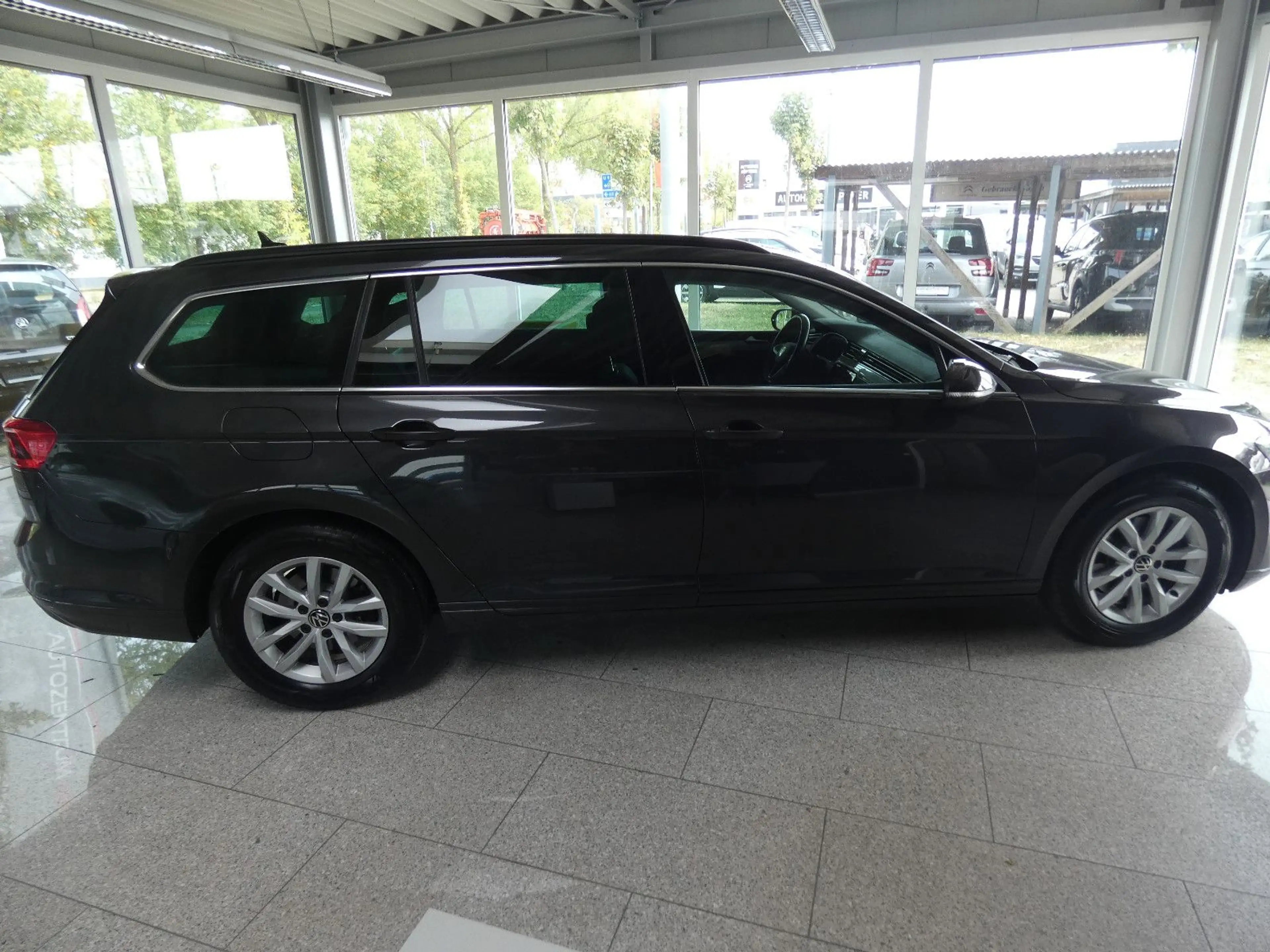 Volkswagen Passat Variant Business — photo 8