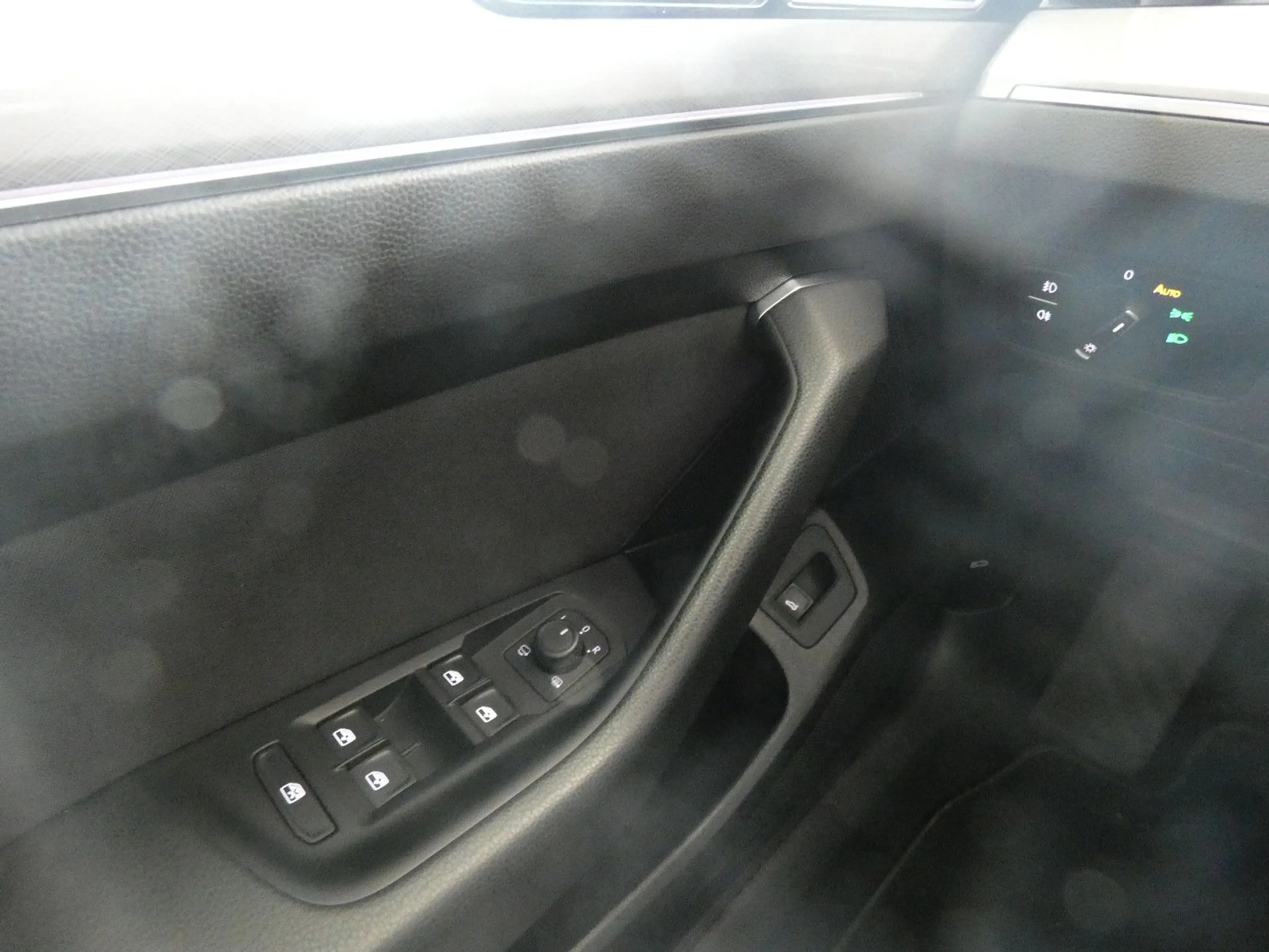 Volkswagen Passat Variant Business — photo 20
