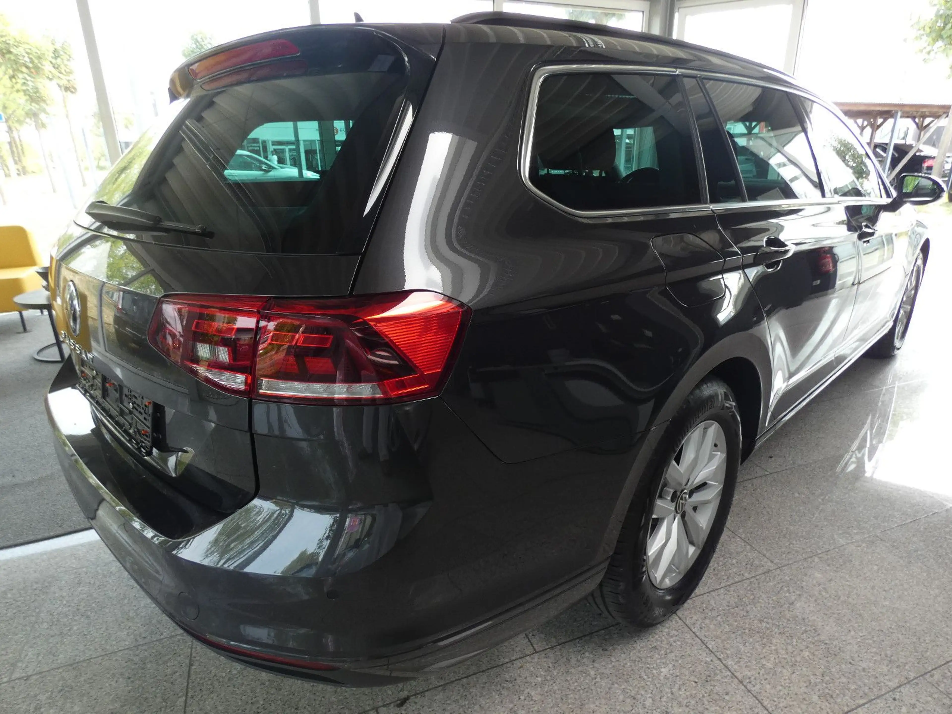 Volkswagen Passat Variant Business — photo 7