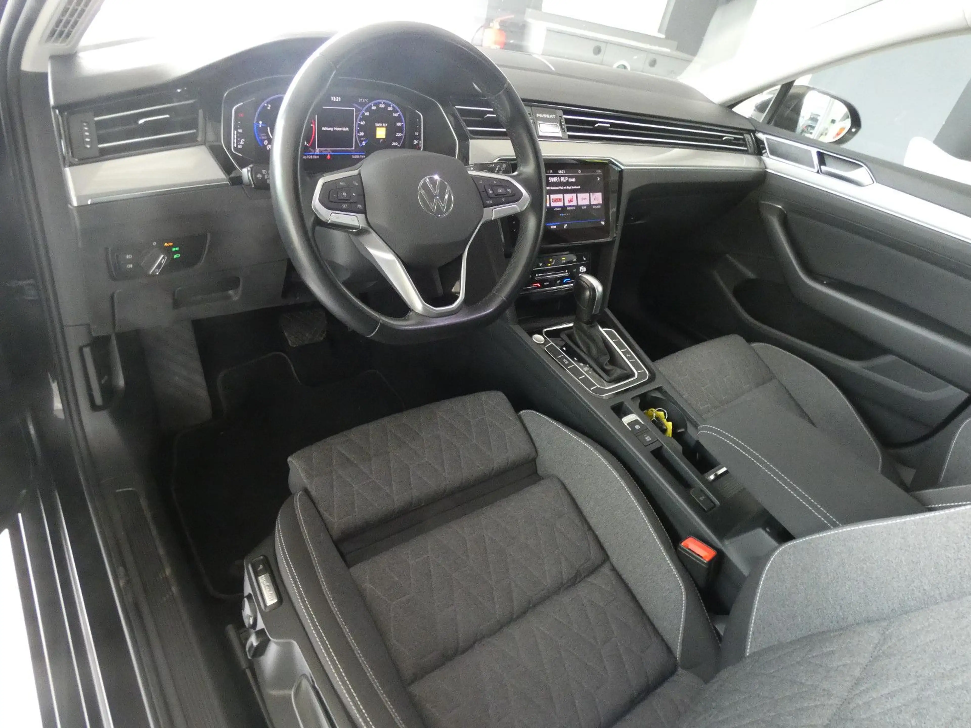 Volkswagen Passat Variant Business — photo 10