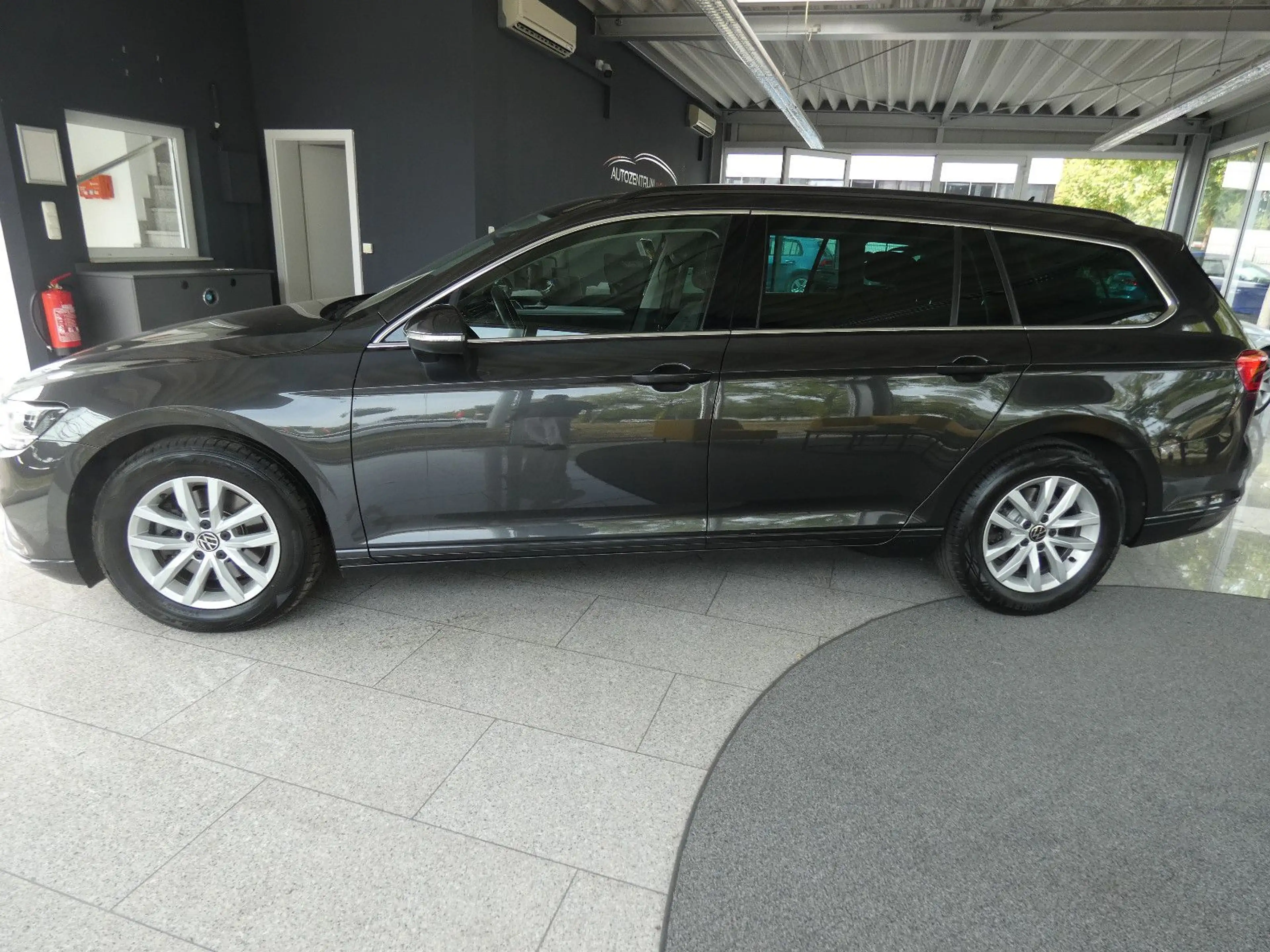 Volkswagen Passat Variant Business — photo 4