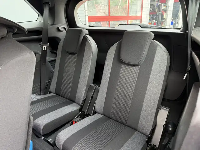 Peugeot 5008 view 7