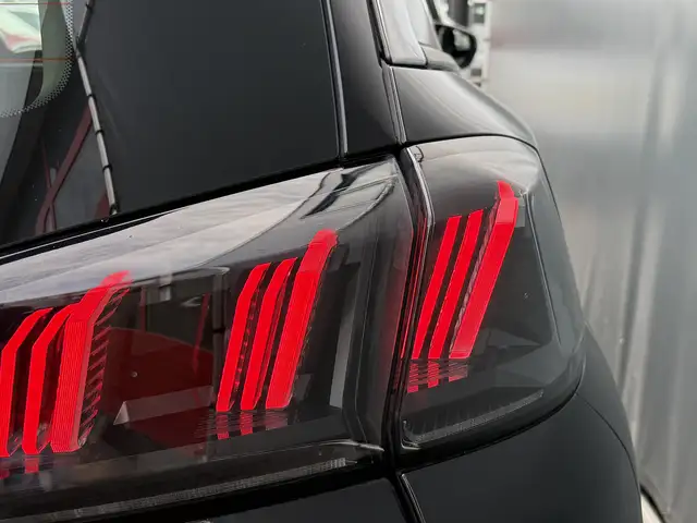Peugeot 5008 view 14