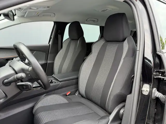 Peugeot 5008 view 5