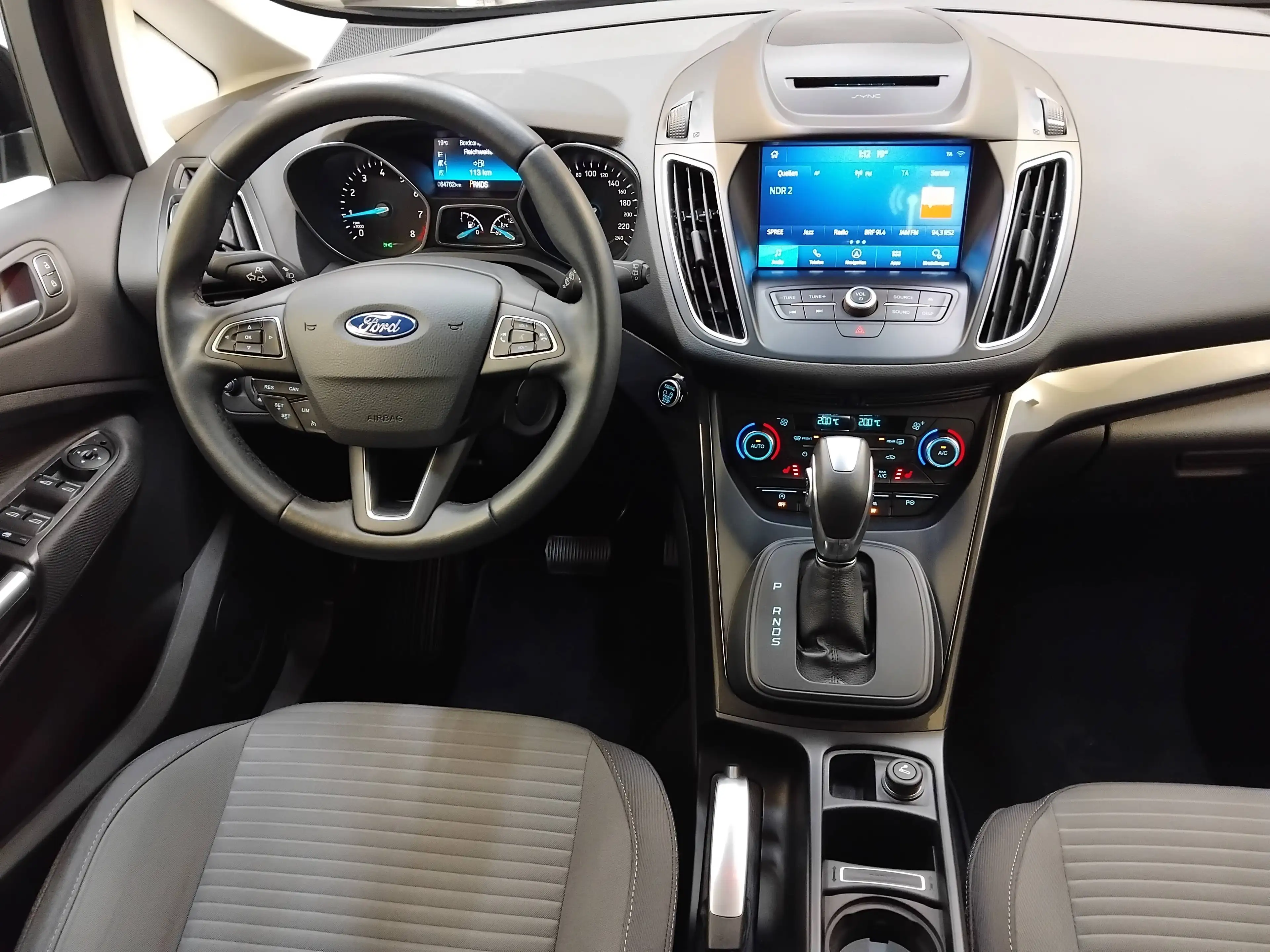 Ford C-Max 1.5 EcoBoost Titanium — photo 9