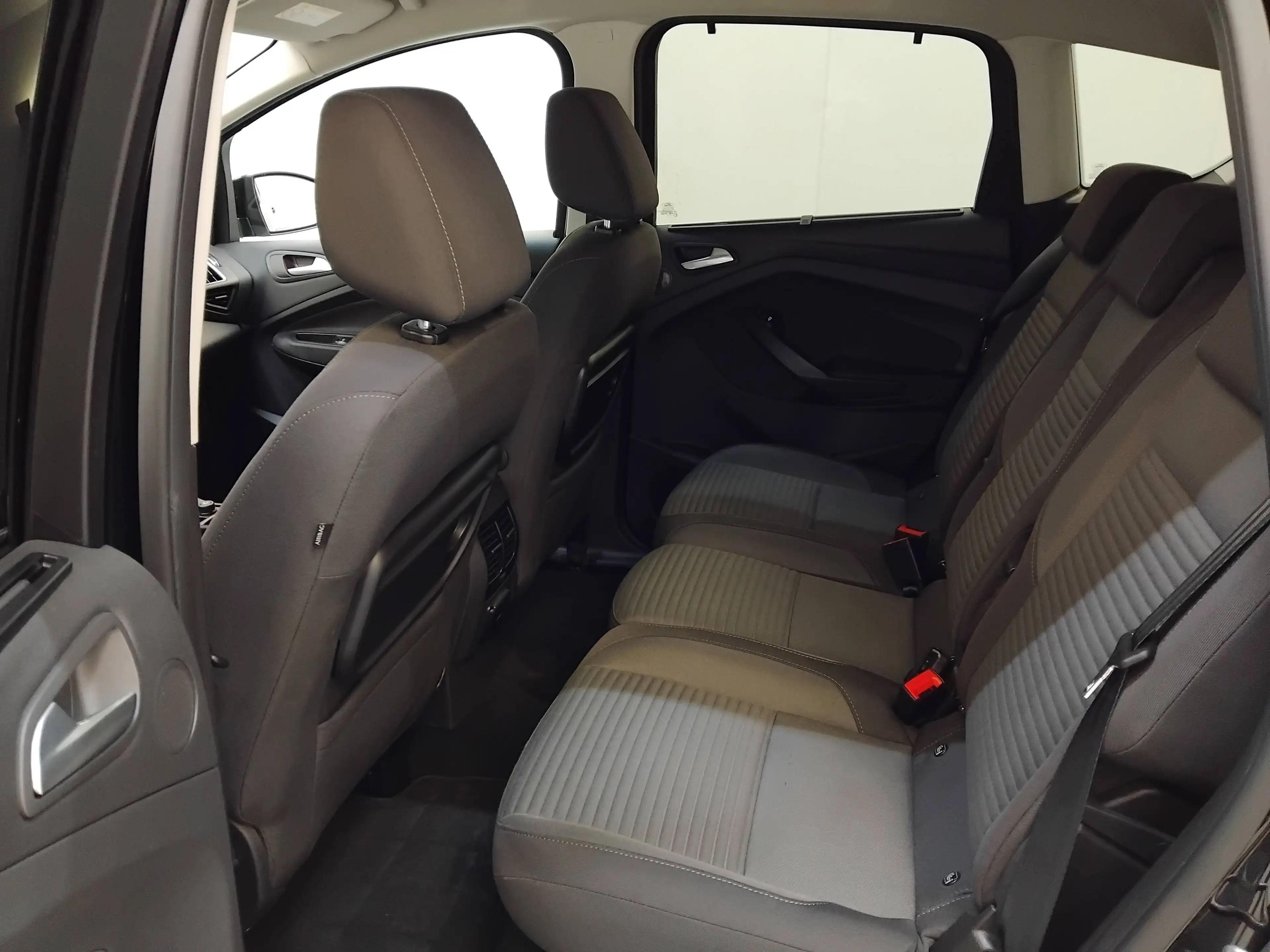 Ford C-Max 1.5 EcoBoost Titanium — photo 8