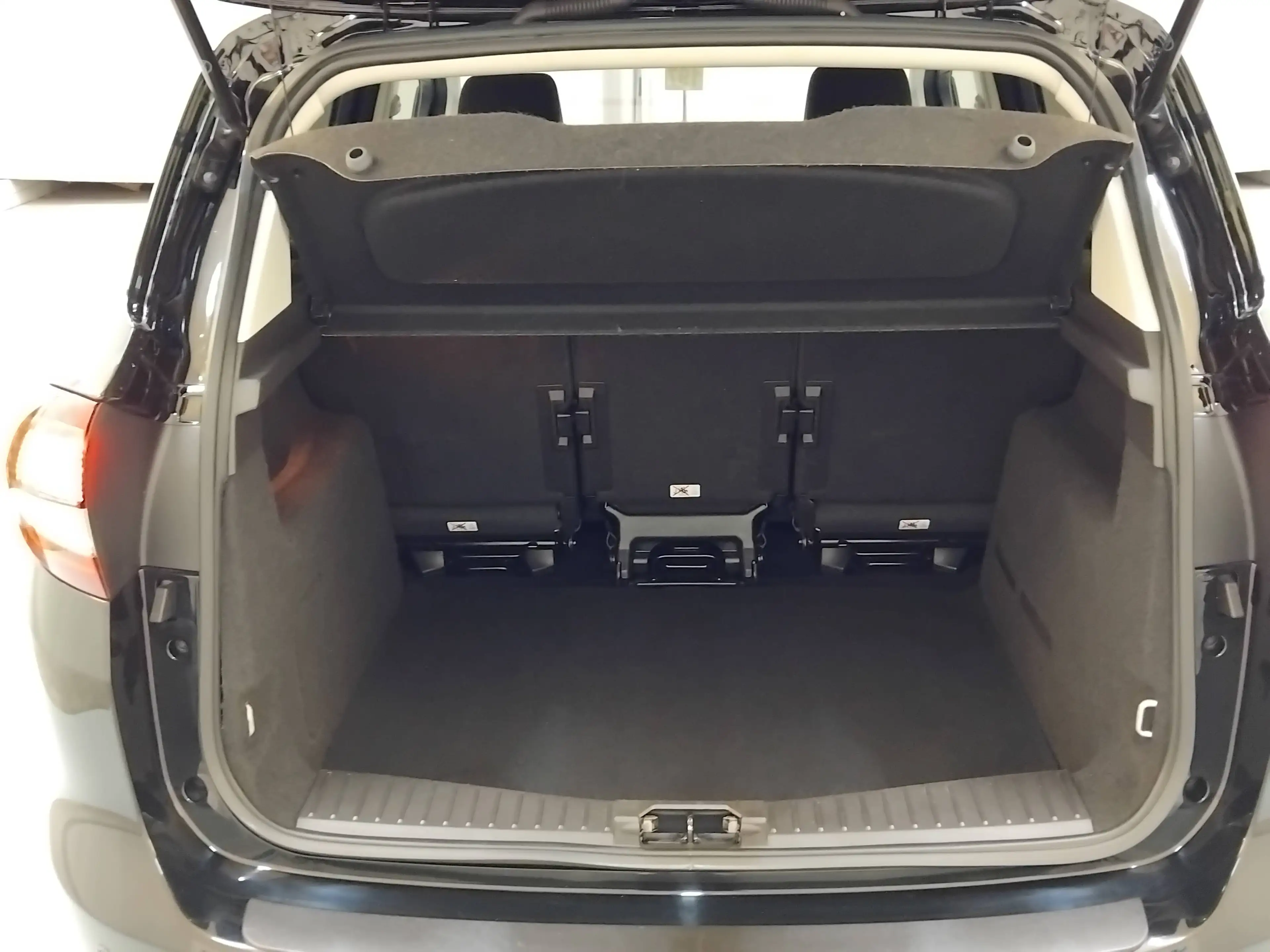 Ford C-Max 1.5 EcoBoost Titanium — photo 7