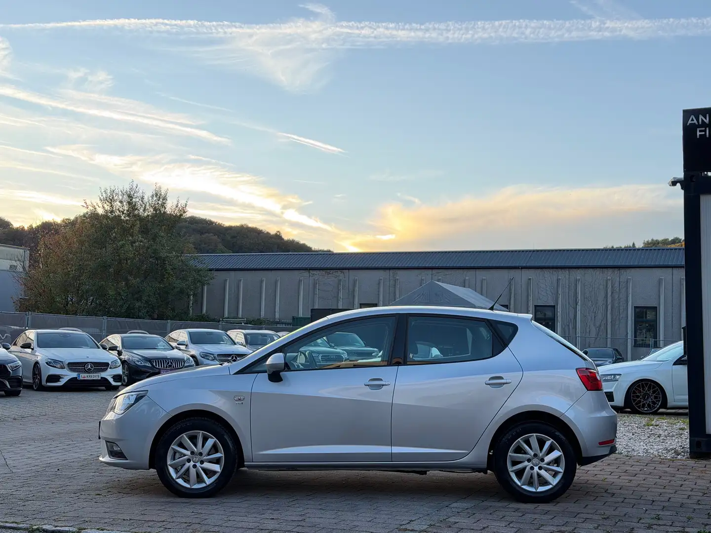 SEAT Ibiza 1,6 TDI Style Finanzierung möglich Grau - 2