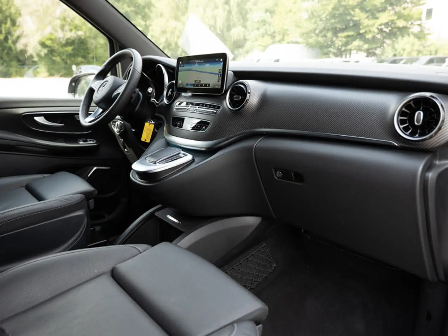 Mercedes-Benz V 300 4M Lang AMG/LED/Avantgarde/Navi/AHK/Burm Zwart - 2