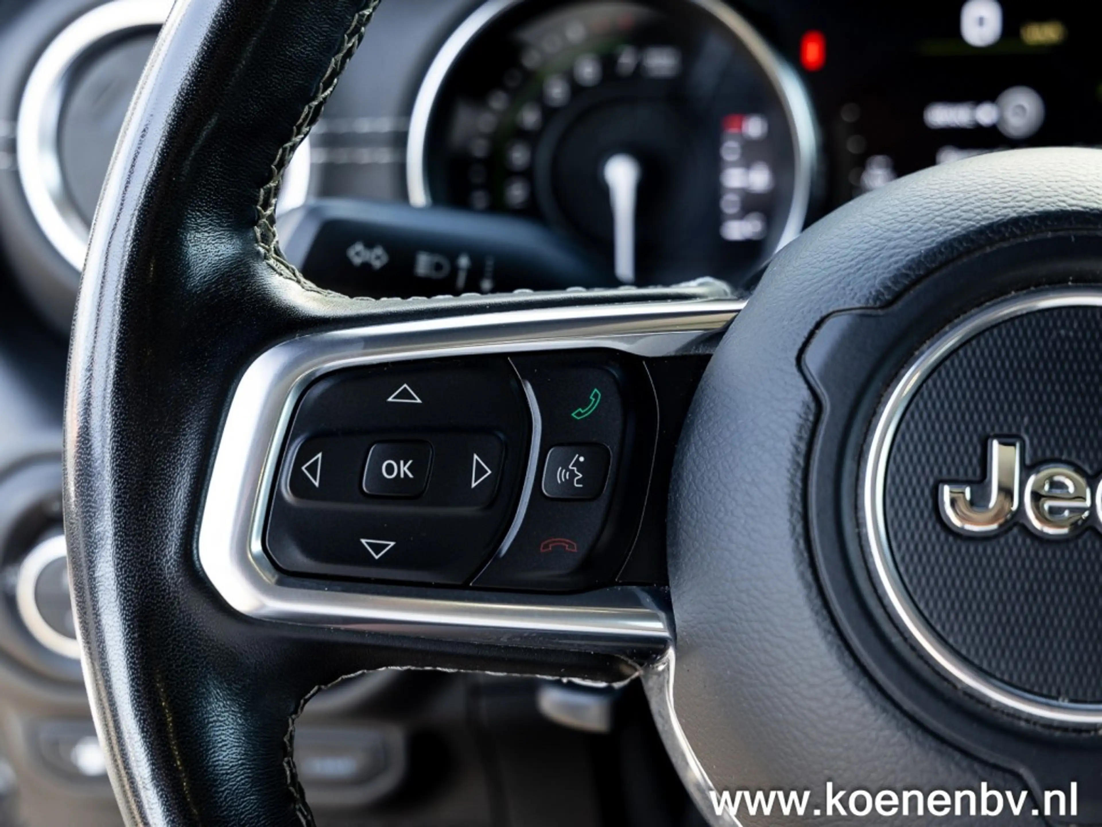 Jeep Wrangler 4xE 380 4wd Autom. Sahara CLIMA / LEER / ADAPT. C — photo 25