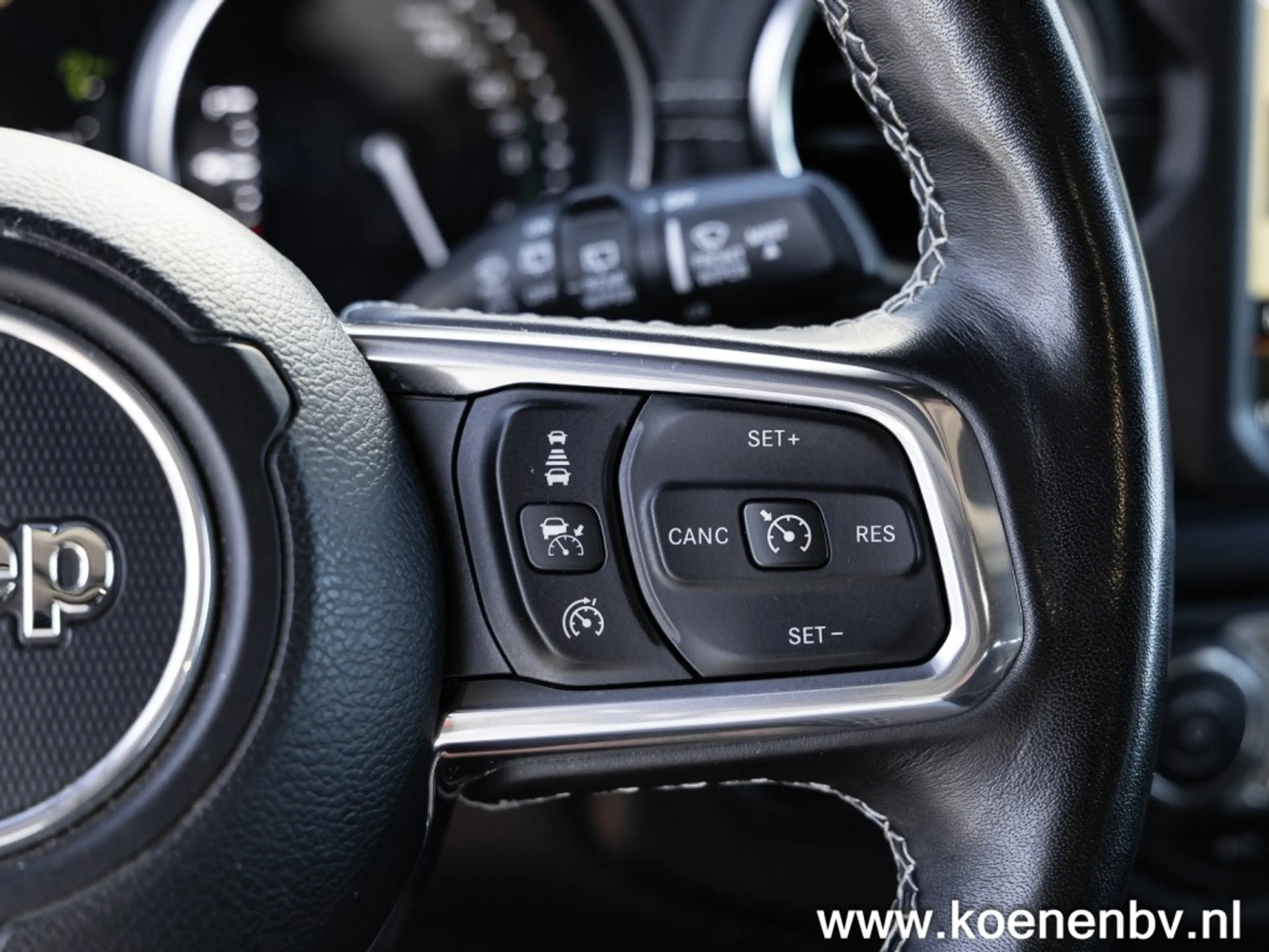 Jeep Wrangler 4xE 380 4wd Autom. Sahara CLIMA / LEER / ADAPT. C — photo 26