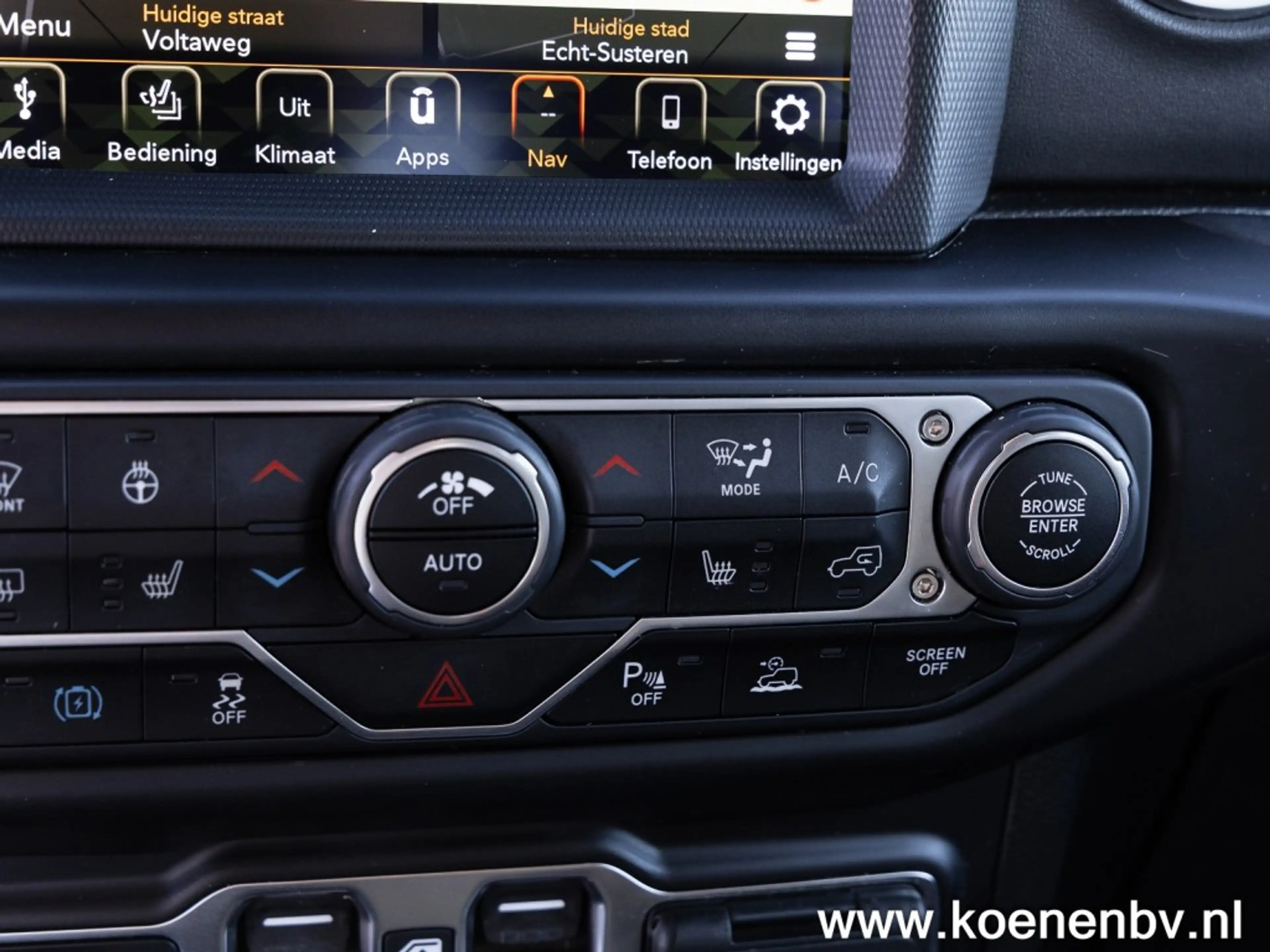 Jeep Wrangler 4xE 380 4wd Autom. Sahara CLIMA / LEER / ADAPT. C — photo 37