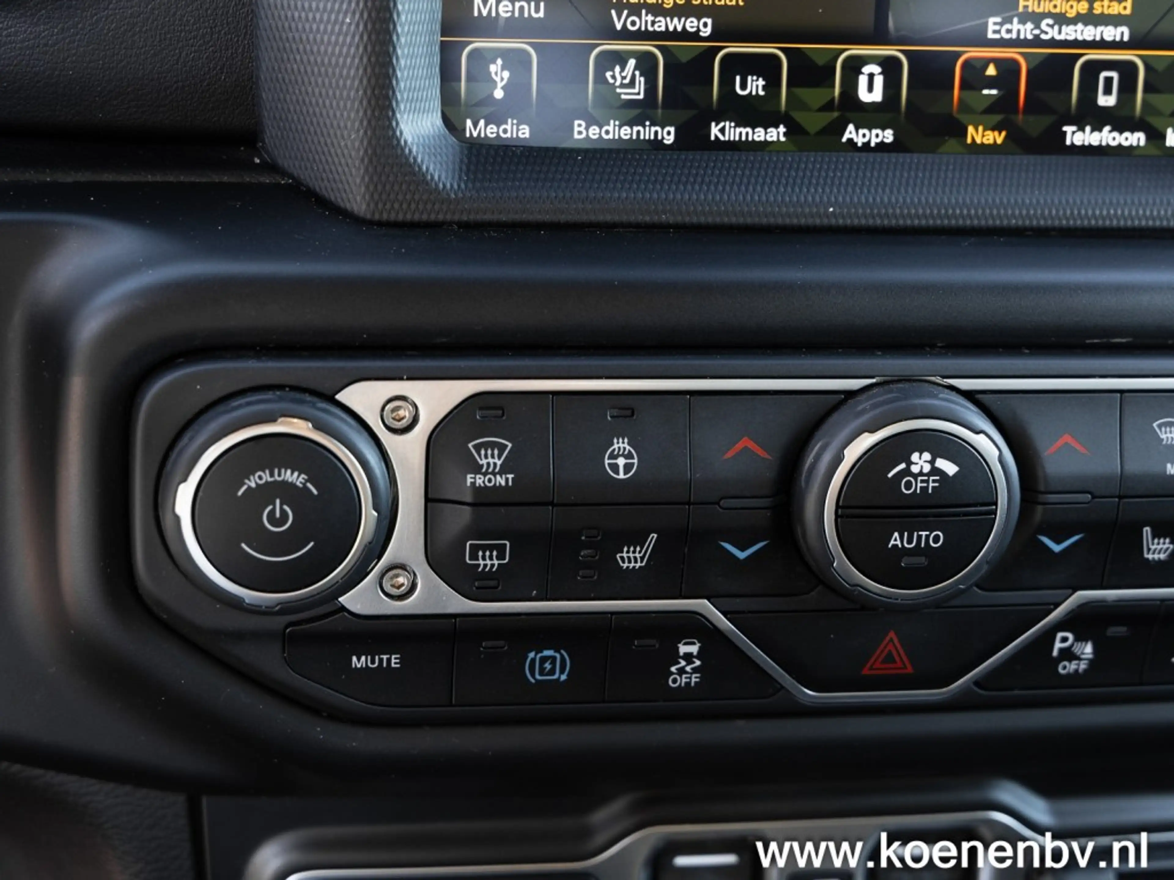 Jeep Wrangler 4xE 380 4wd Autom. Sahara CLIMA / LEER / ADAPT. C — photo 36