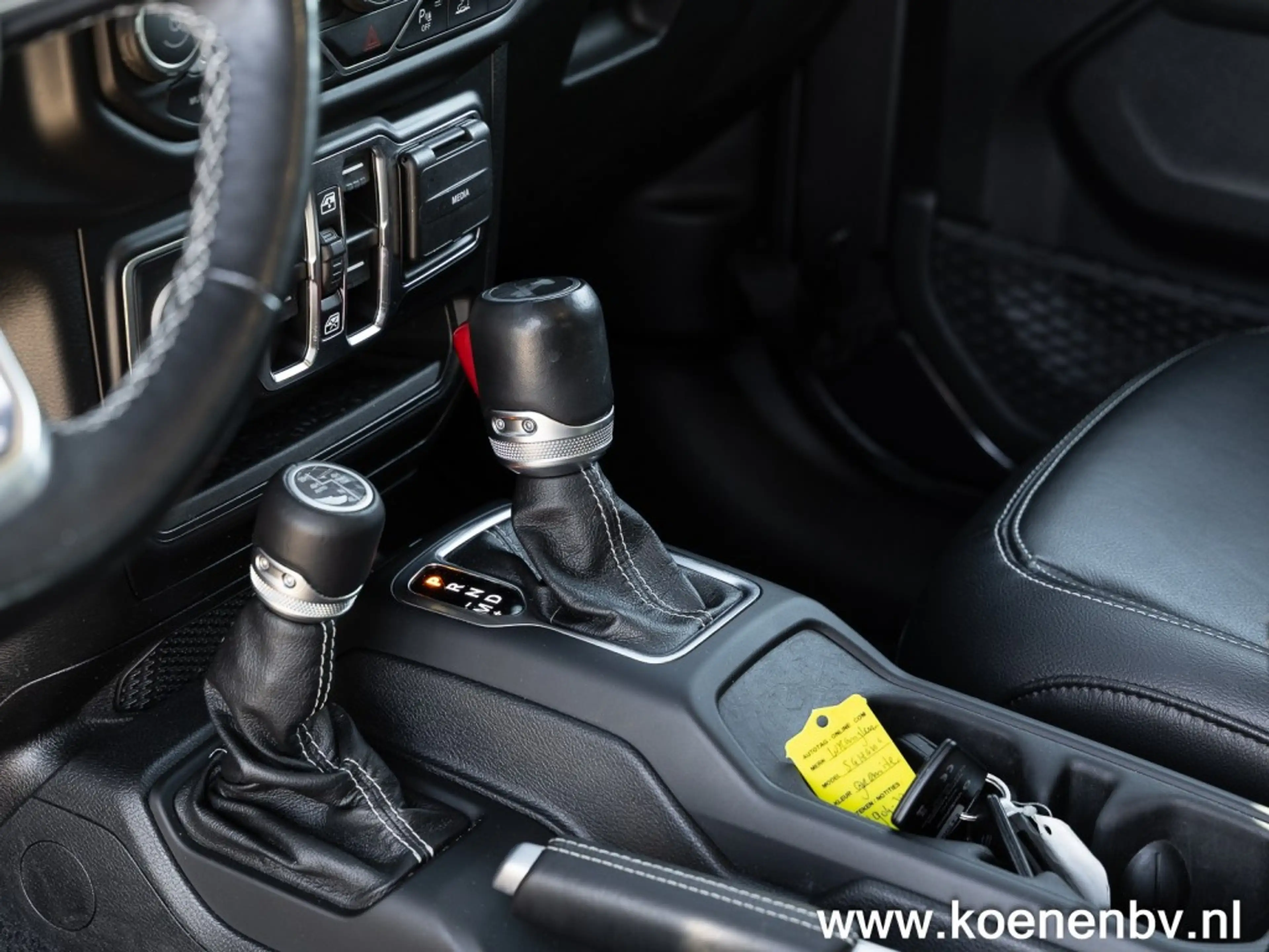 Jeep Wrangler 4xE 380 4wd Autom. Sahara CLIMA / LEER / ADAPT. C — photo 38