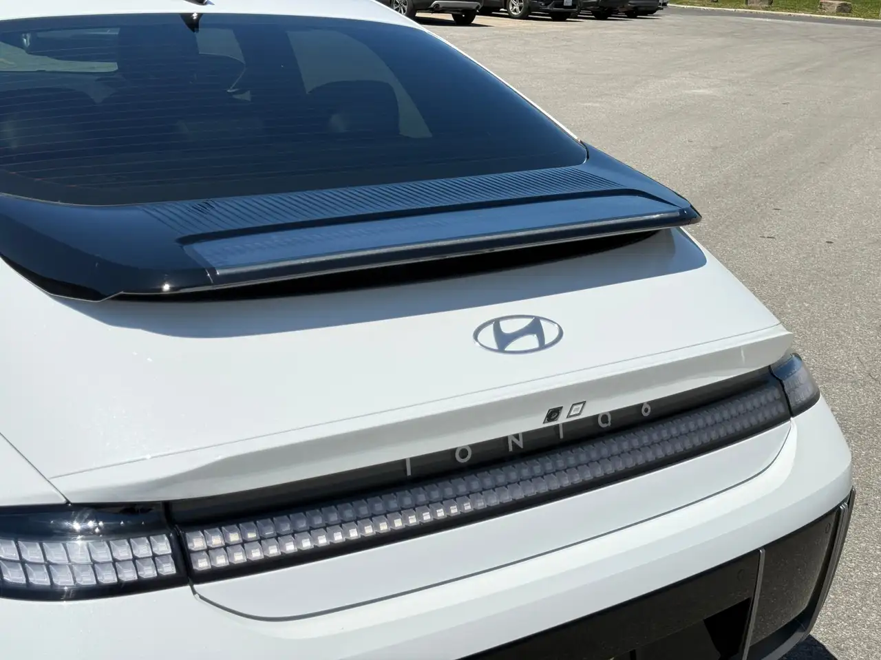 Hyundai IONIQ 6 снимка Hyundai IONIQ 6