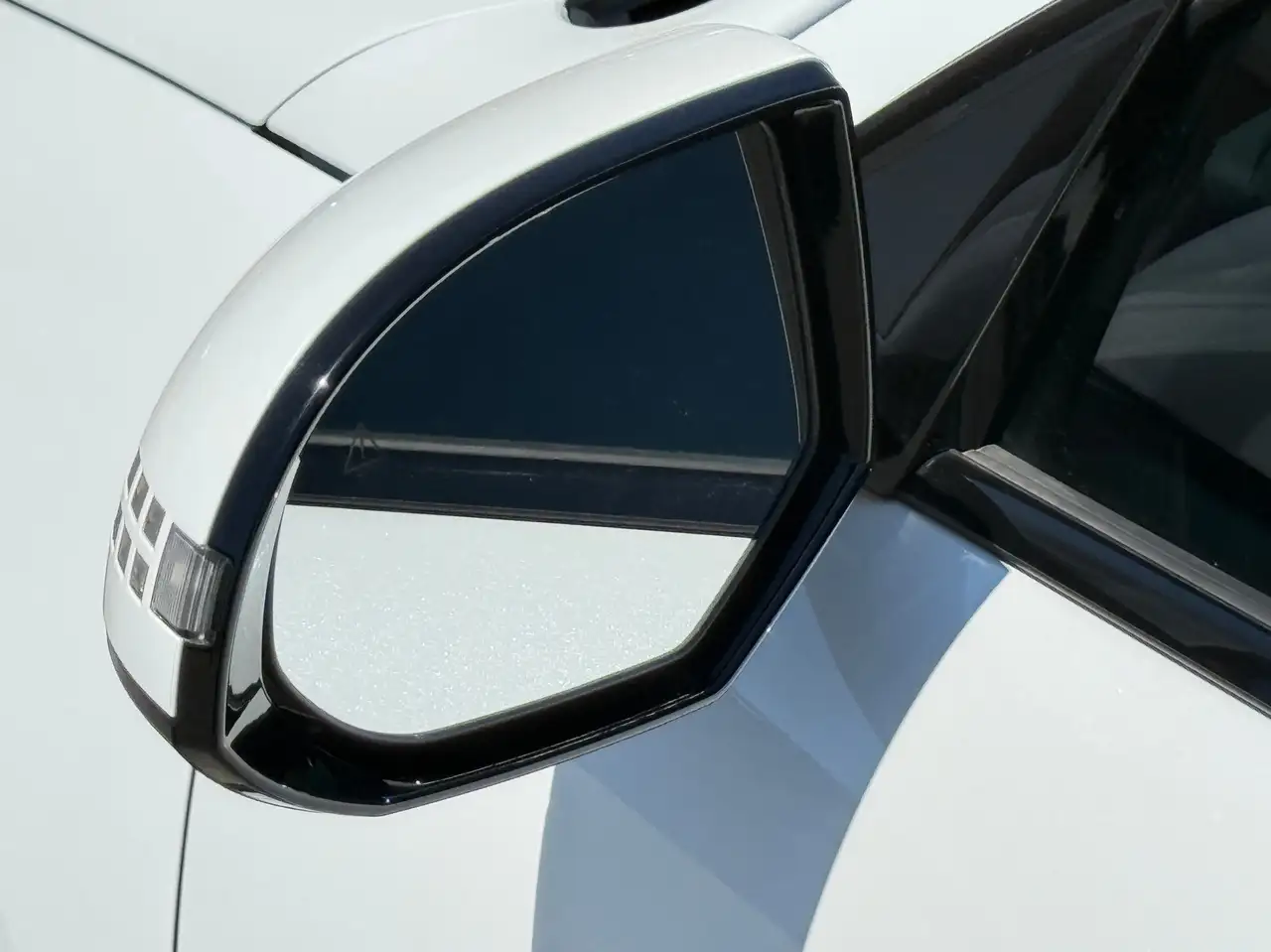 Hyundai IONIQ 6 снимка Hyundai IONIQ 6