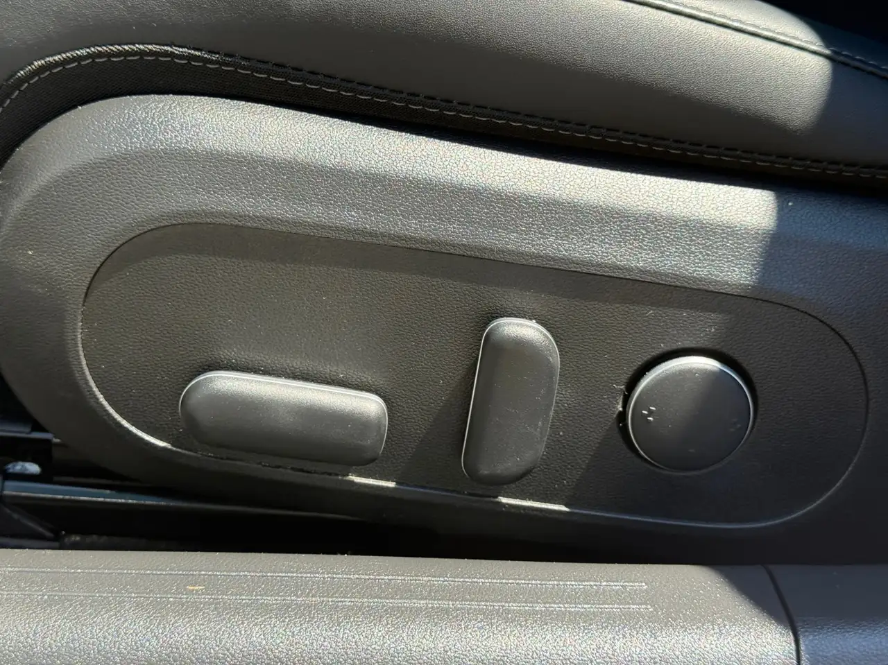 Hyundai IONIQ 6 снимка Hyundai IONIQ 6