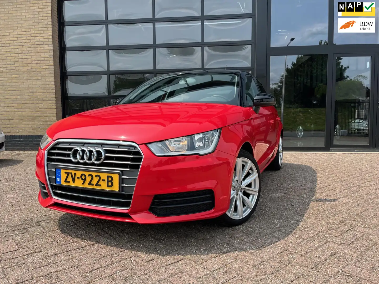 Audi A1 Sportback 1.0 TFSI Sport Pro Line , Nwe APk, Airco Rojo - 1