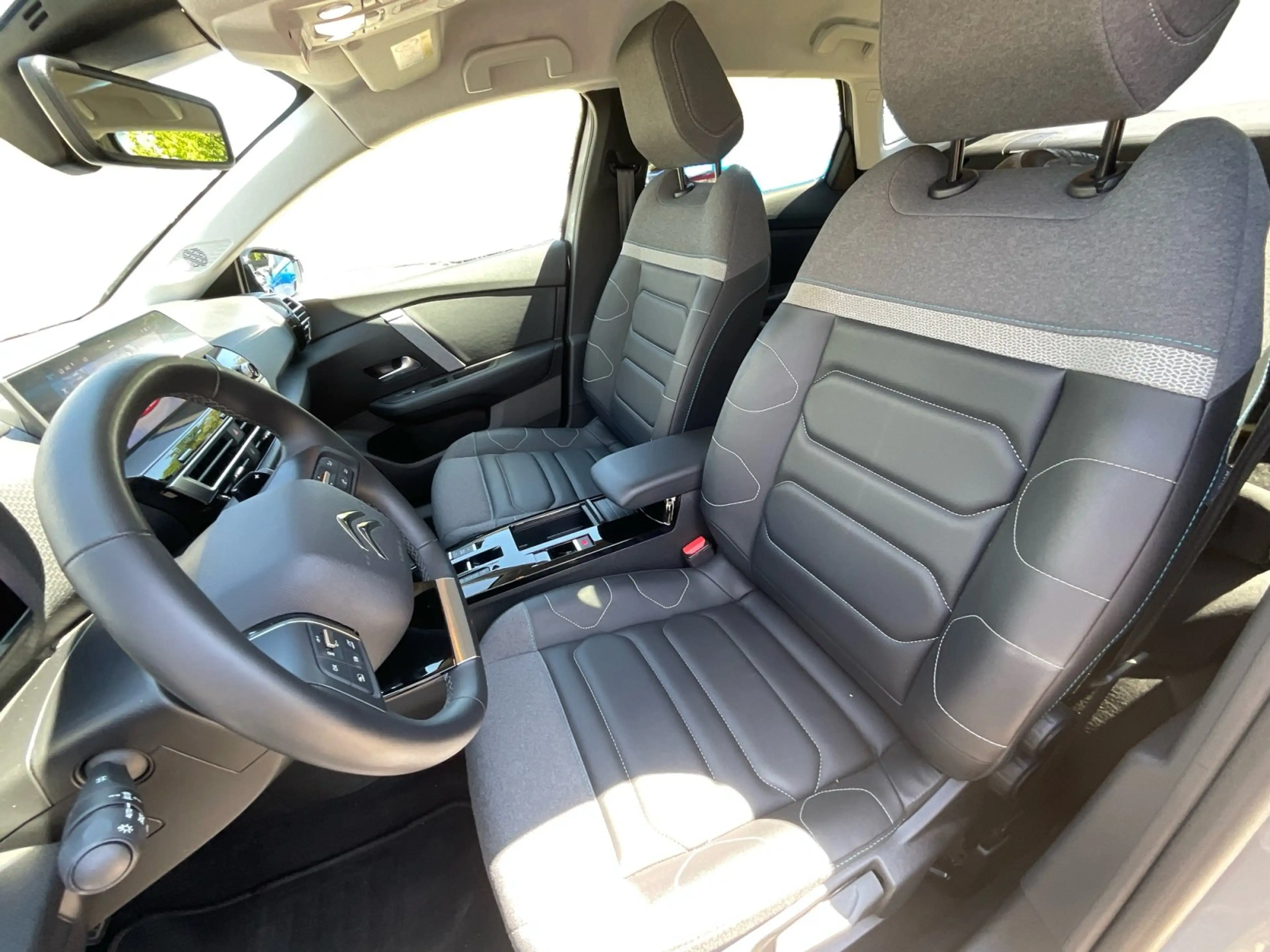 Citroen C4 X 1.2 PureTech 130EAT8 Automa Vollausstattung — photo 11