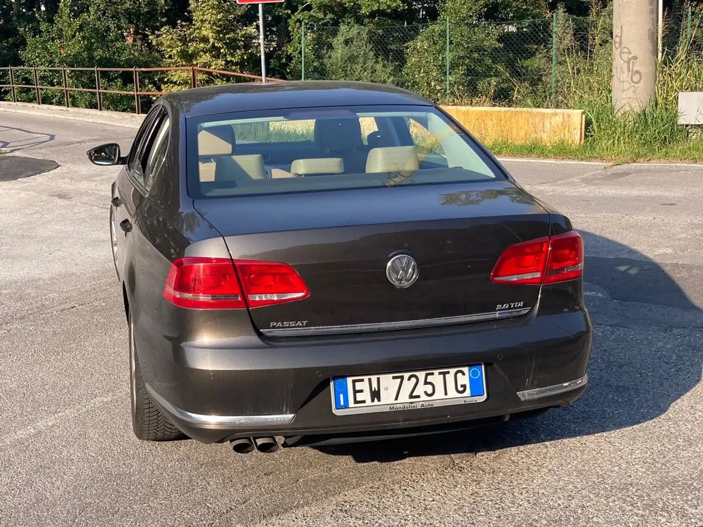 Volkswagen Passat Passat VII 2011 Berlina2.0 tdi Comfortline dsg Marrone - 2
