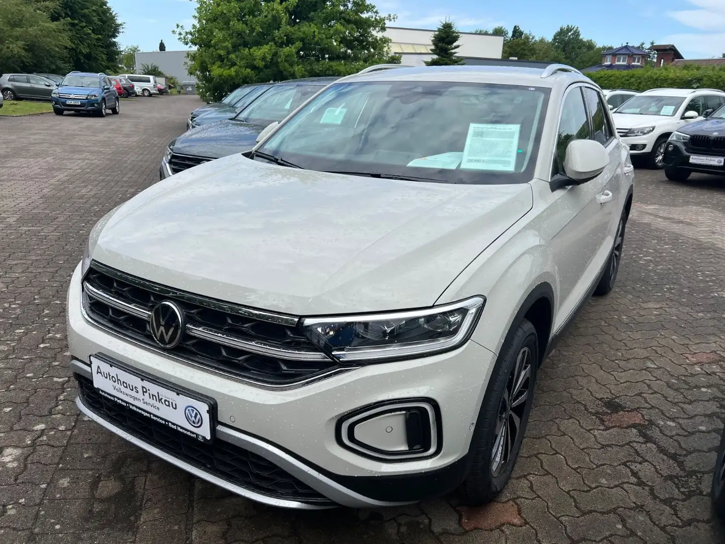 Volkswagen T-Roc 1.5 TSI DSG Style AHK MATRIX IQ.Drive Grau - 1