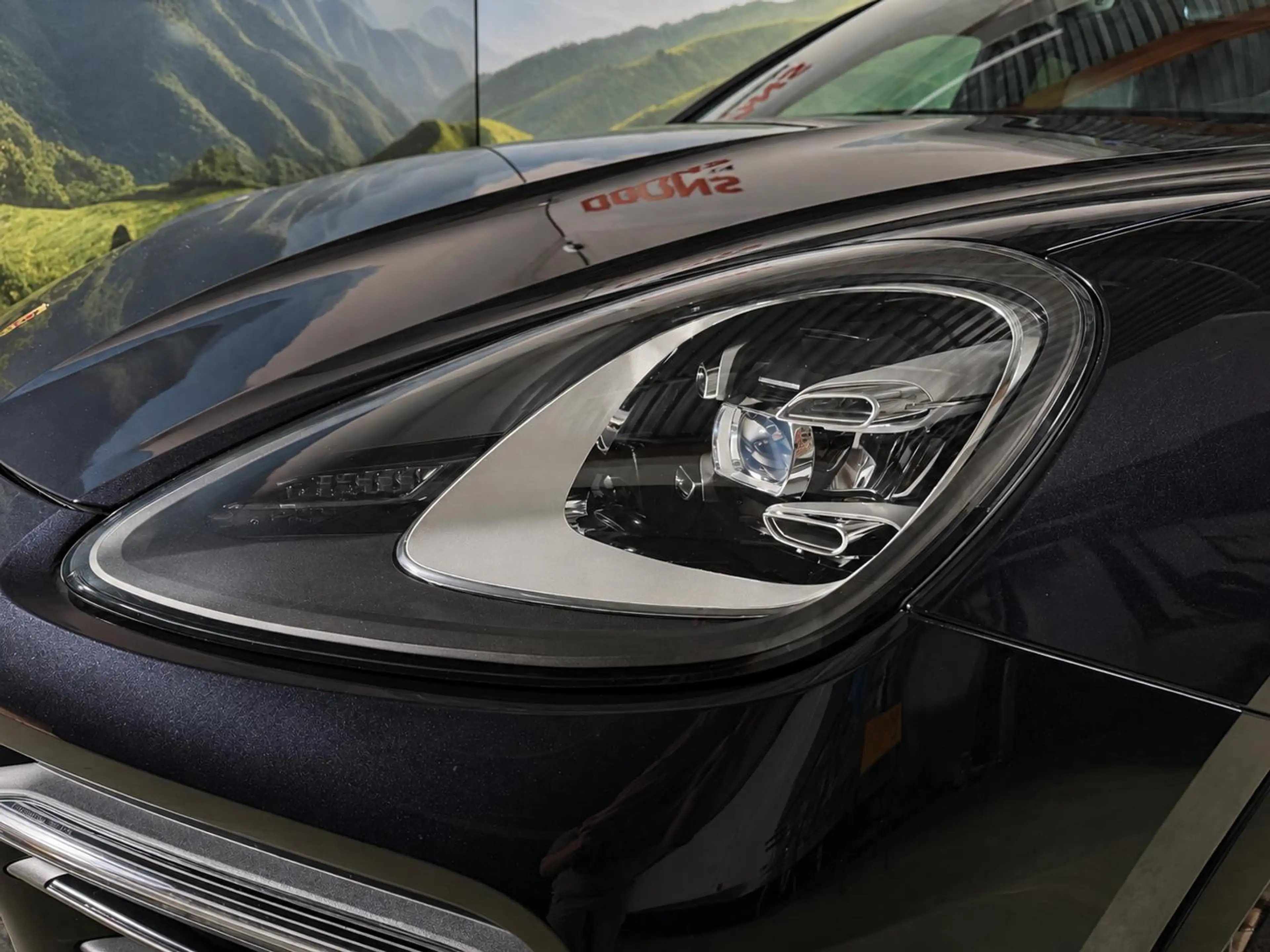 Porsche Cayenne Coupé 3.0 E-Hybrid luchtvering l trekhaak l Pano l — photo 7