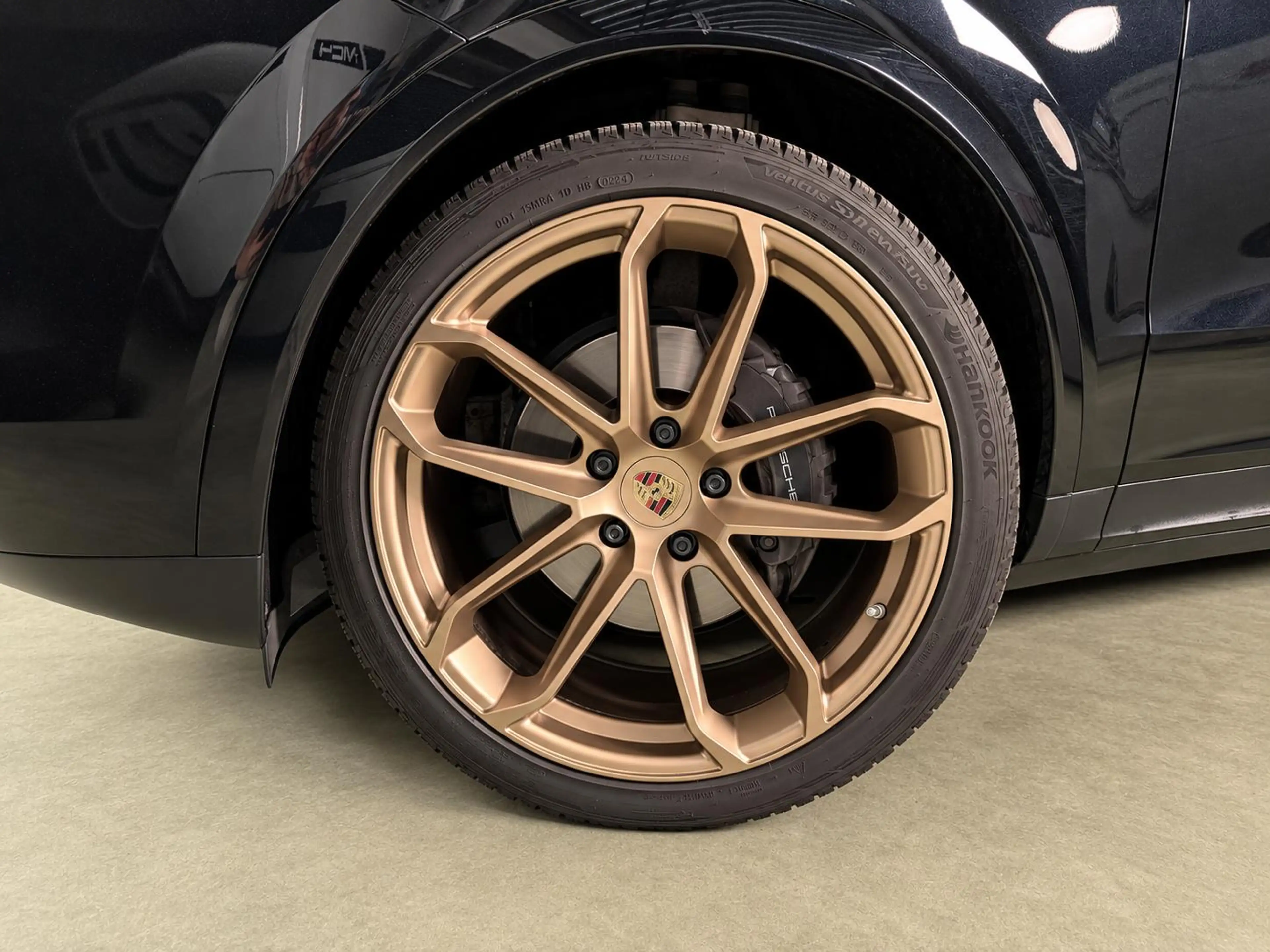 Porsche Cayenne Coupé 3.0 E-Hybrid luchtvering l trekhaak l Pano l — photo 11