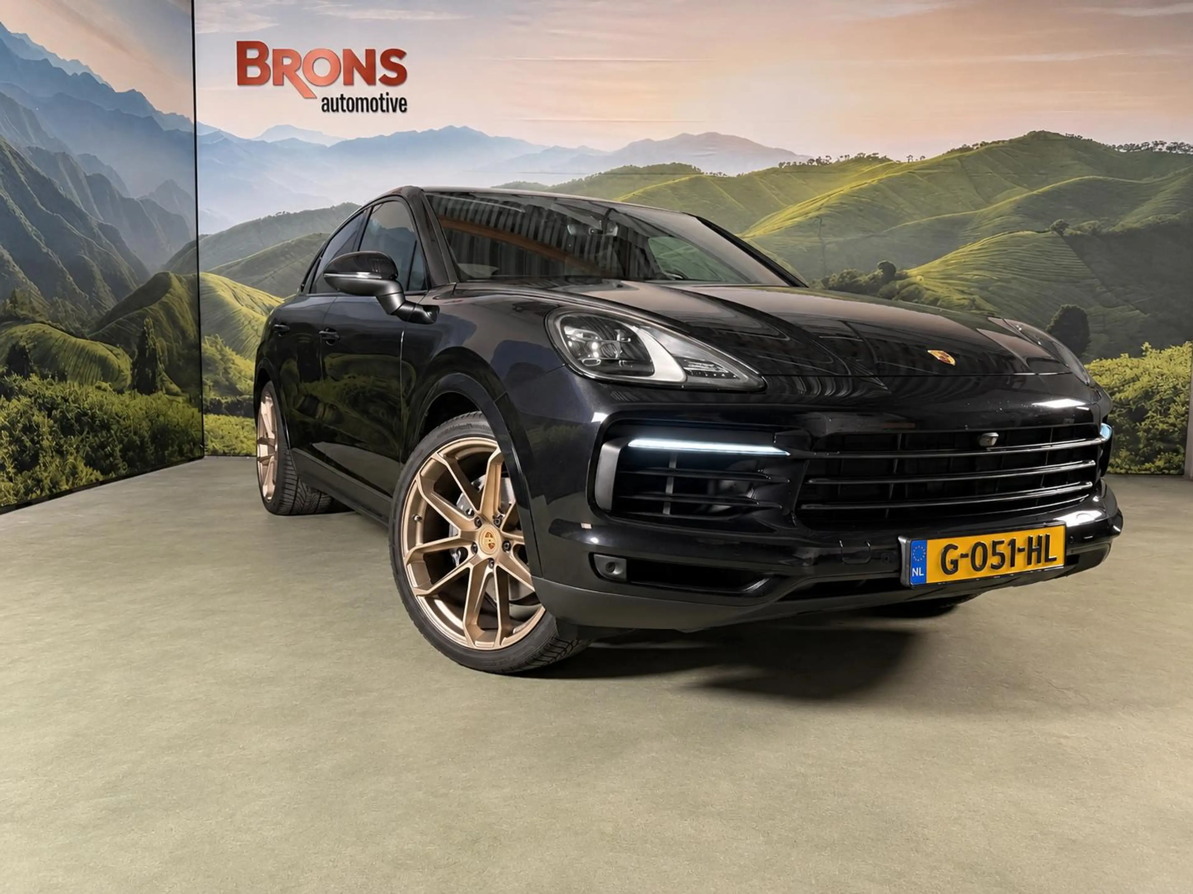 Porsche Cayenne Coupé 3.0 E-Hybrid luchtvering l trekhaak l Pano l — photo 5