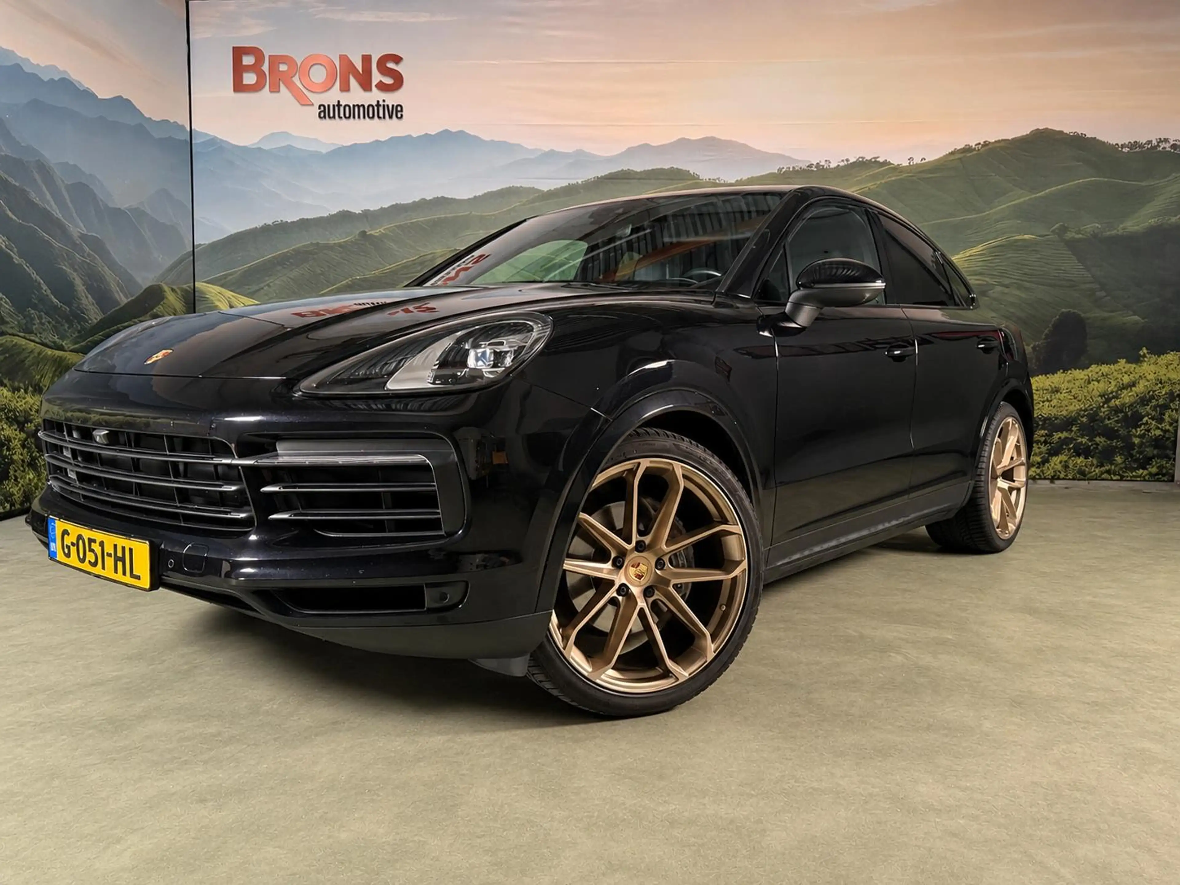 Porsche Cayenne Coupé 3.0 E-Hybrid luchtvering l trekhaak l Pano l