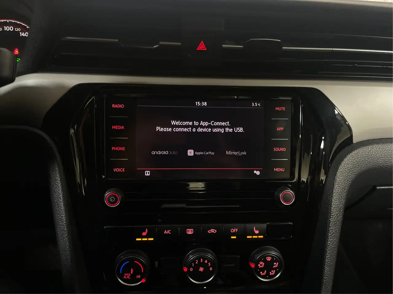 Volkswagen Passat снимка Volkswagen Passat